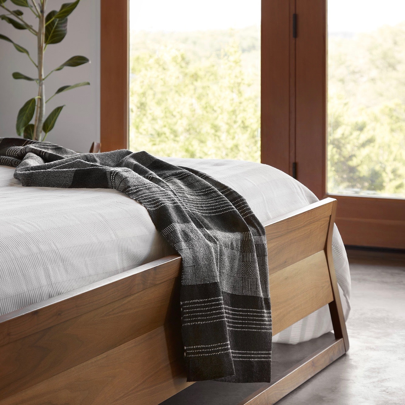 The Citizenry Nevado Alpaca Throw | Black - Image 1