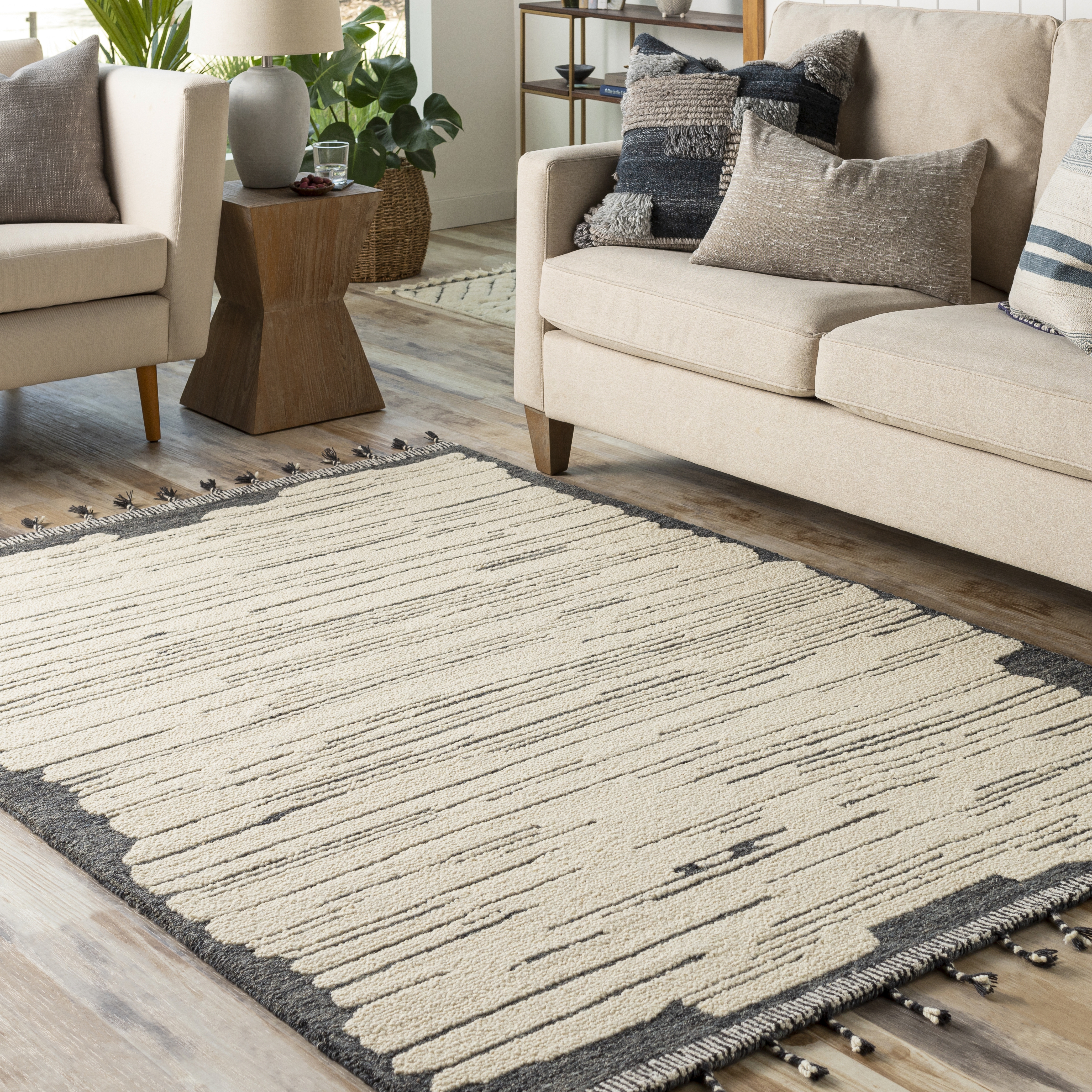 Cherokee Beige Indoor 3' x 5' Handmade Rug - Image 1