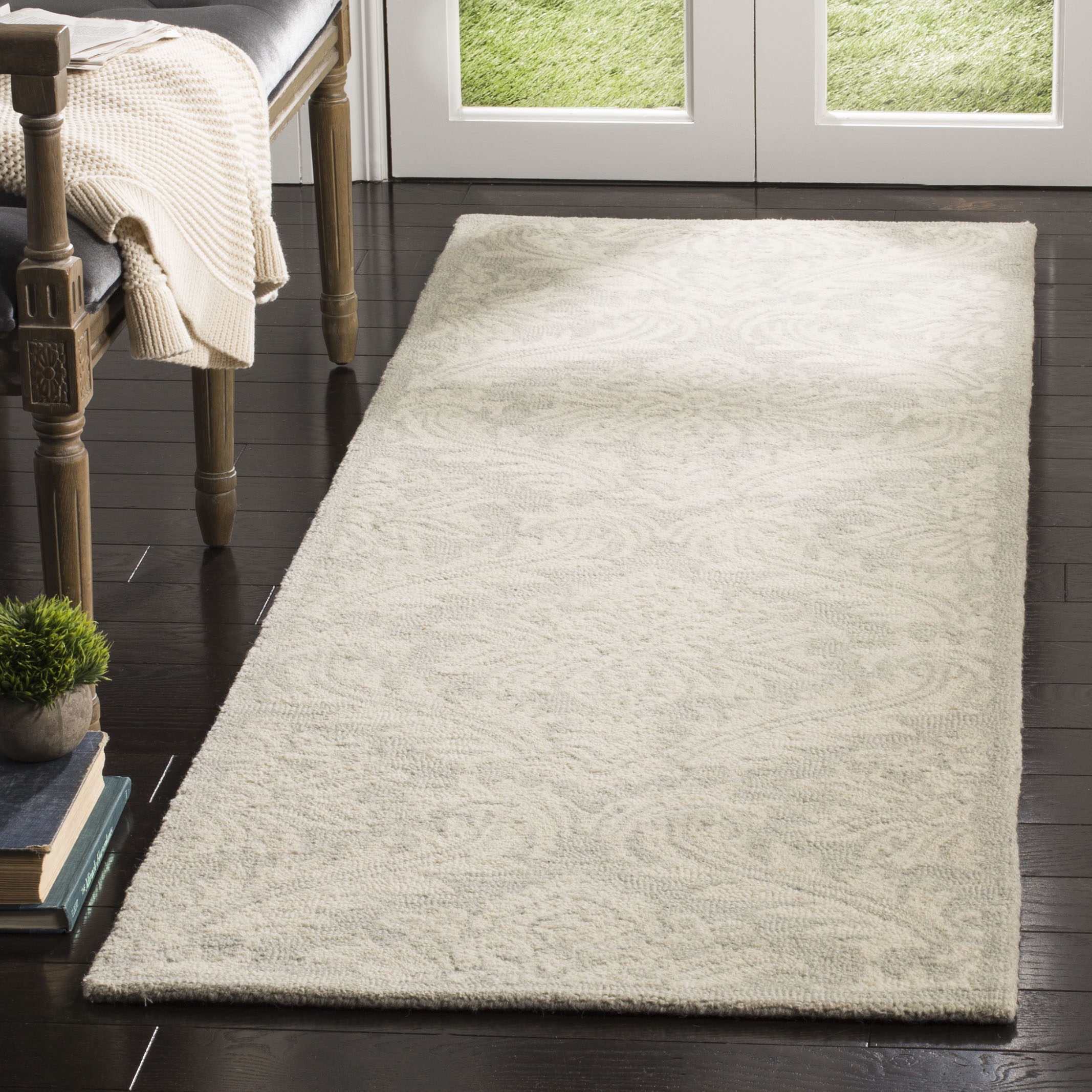 Arlo Home Hand Tufted Area Rug, MLP513G, Silver,  2' 3" X 7' - Image 1
