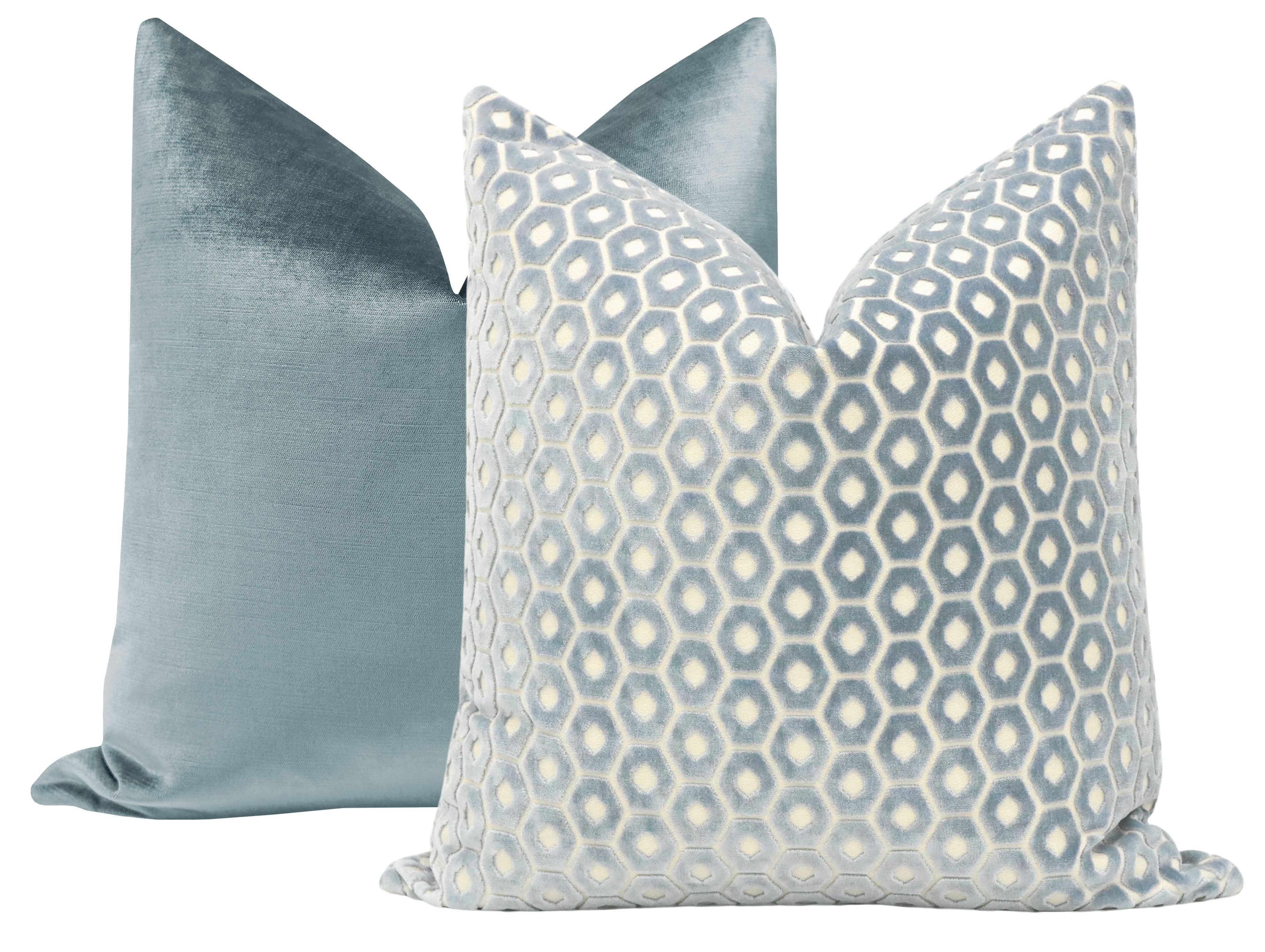 PALOMA CUT VELVET // CERULEAN BLUE - 14" X 36" - Image 3