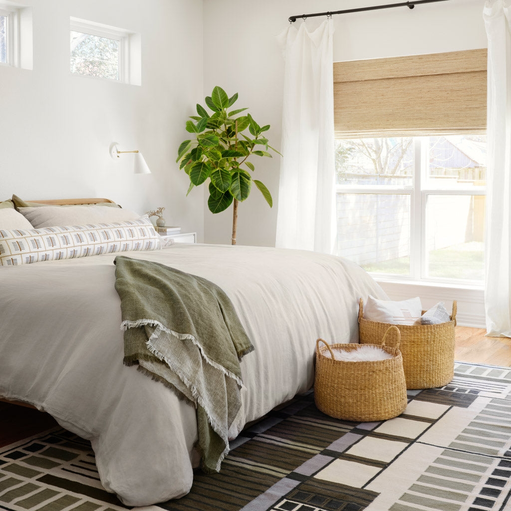 The Citizenry Arya Linen Throw | Olive - Image 4