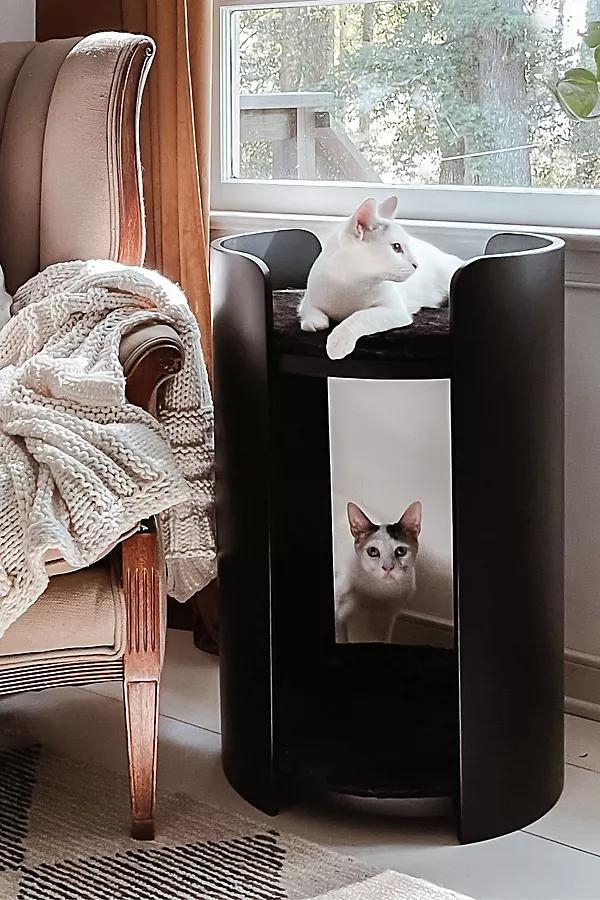 Castillo Cat Tower - Image 0