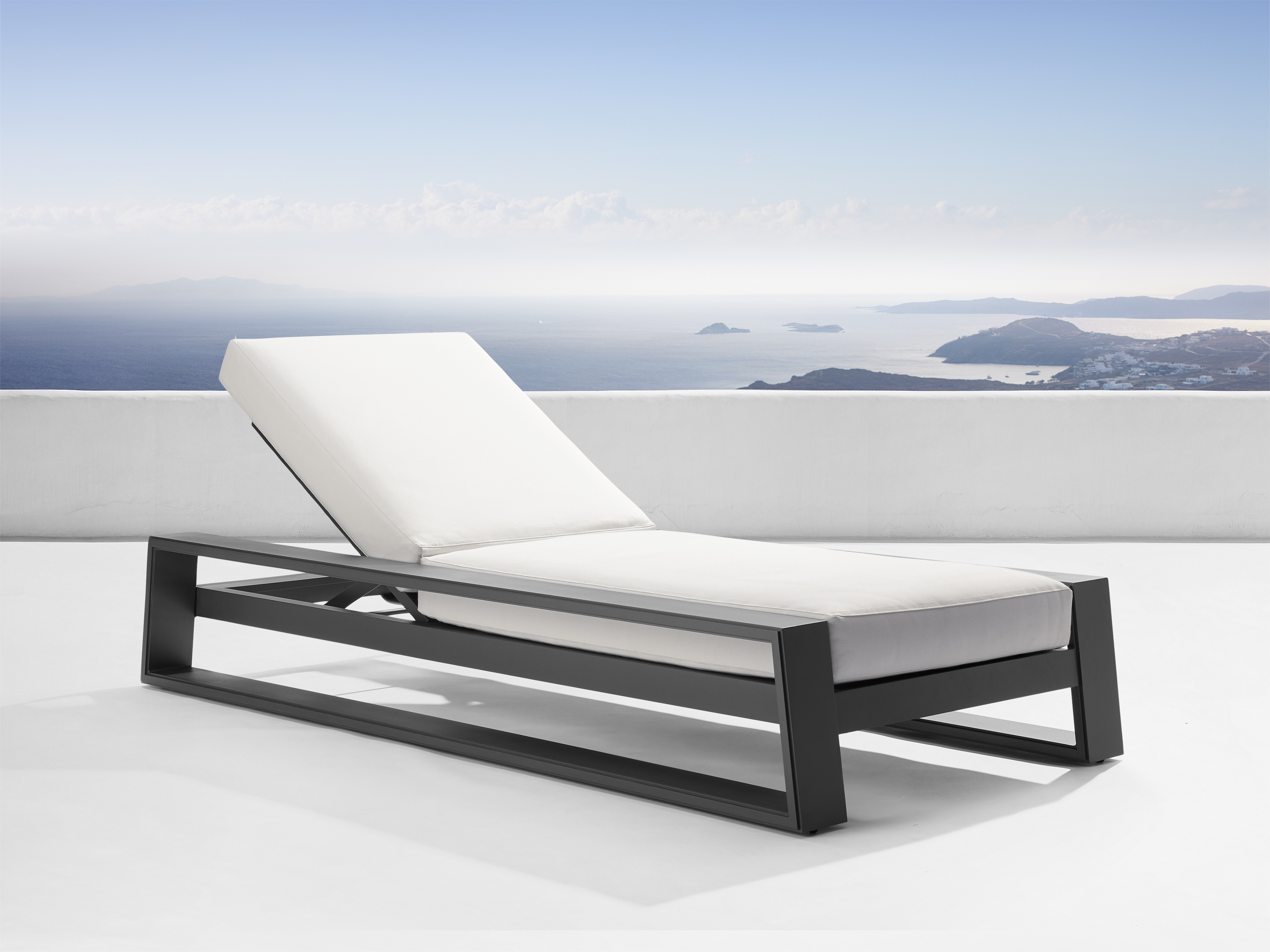 Canyon Outdoor Chaise Aluminum in White  Eden Snow - Image 0