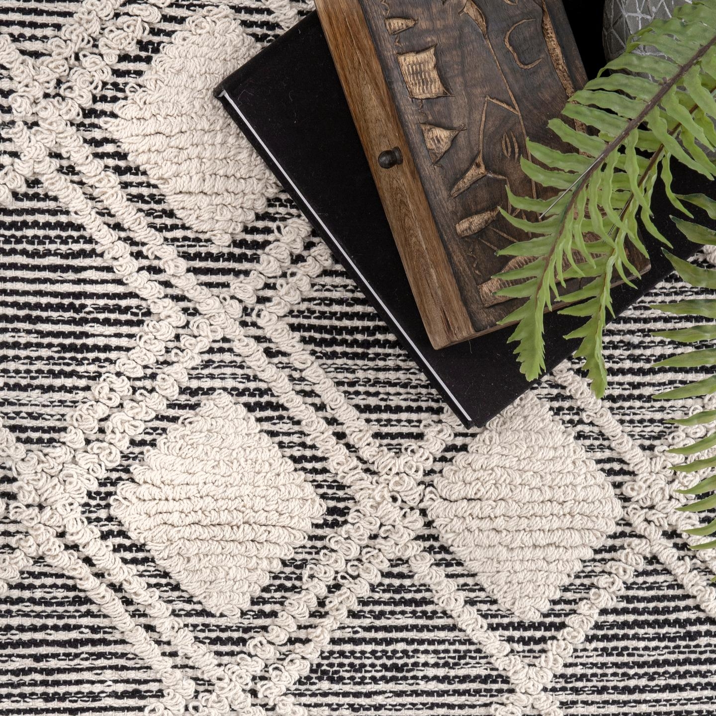 Geometric Porsha Area Rug - Image 5