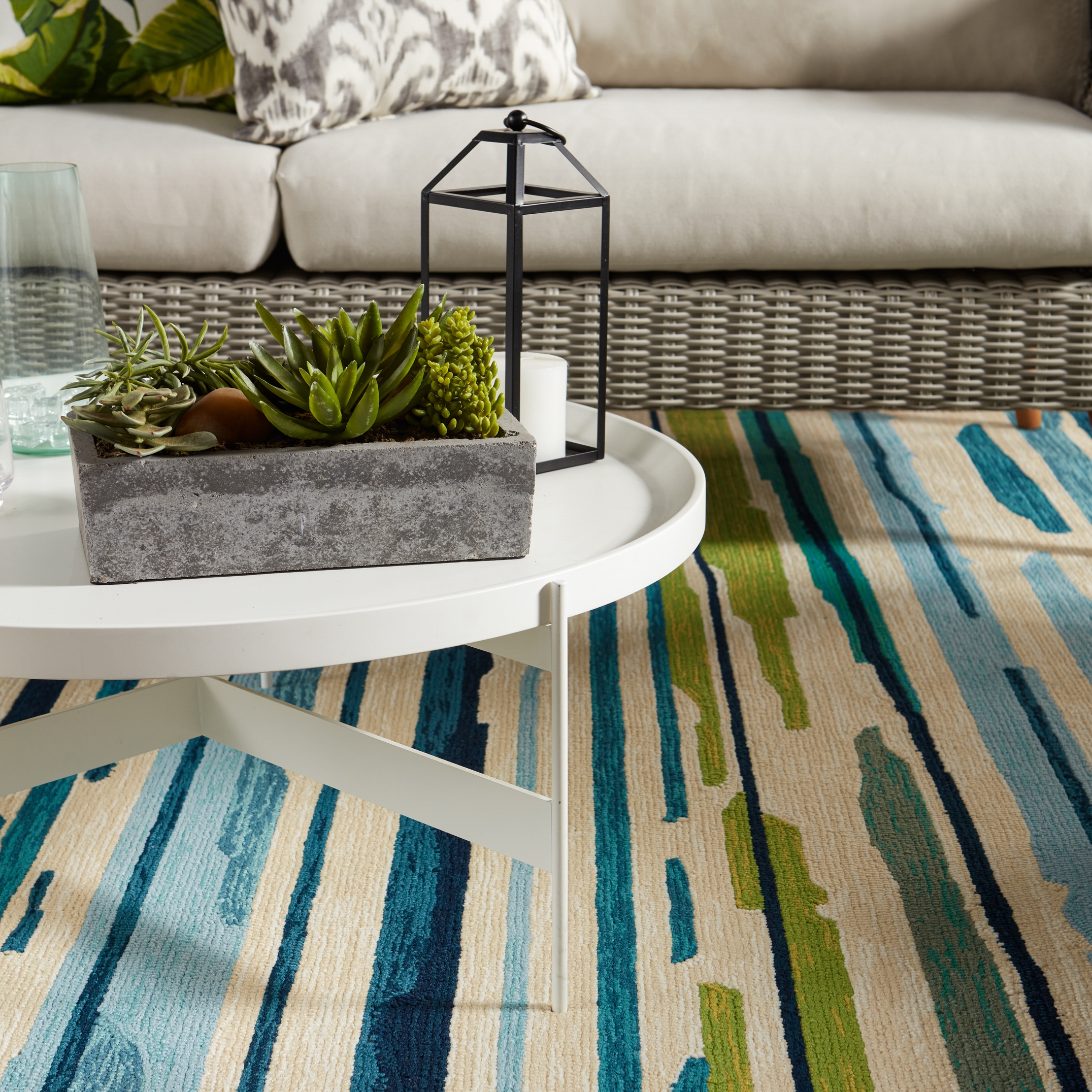 Sketchy Lines Indoor/ Outdoor Abstract Blue/ Green Area Rug (9' X 12') - Image 6
