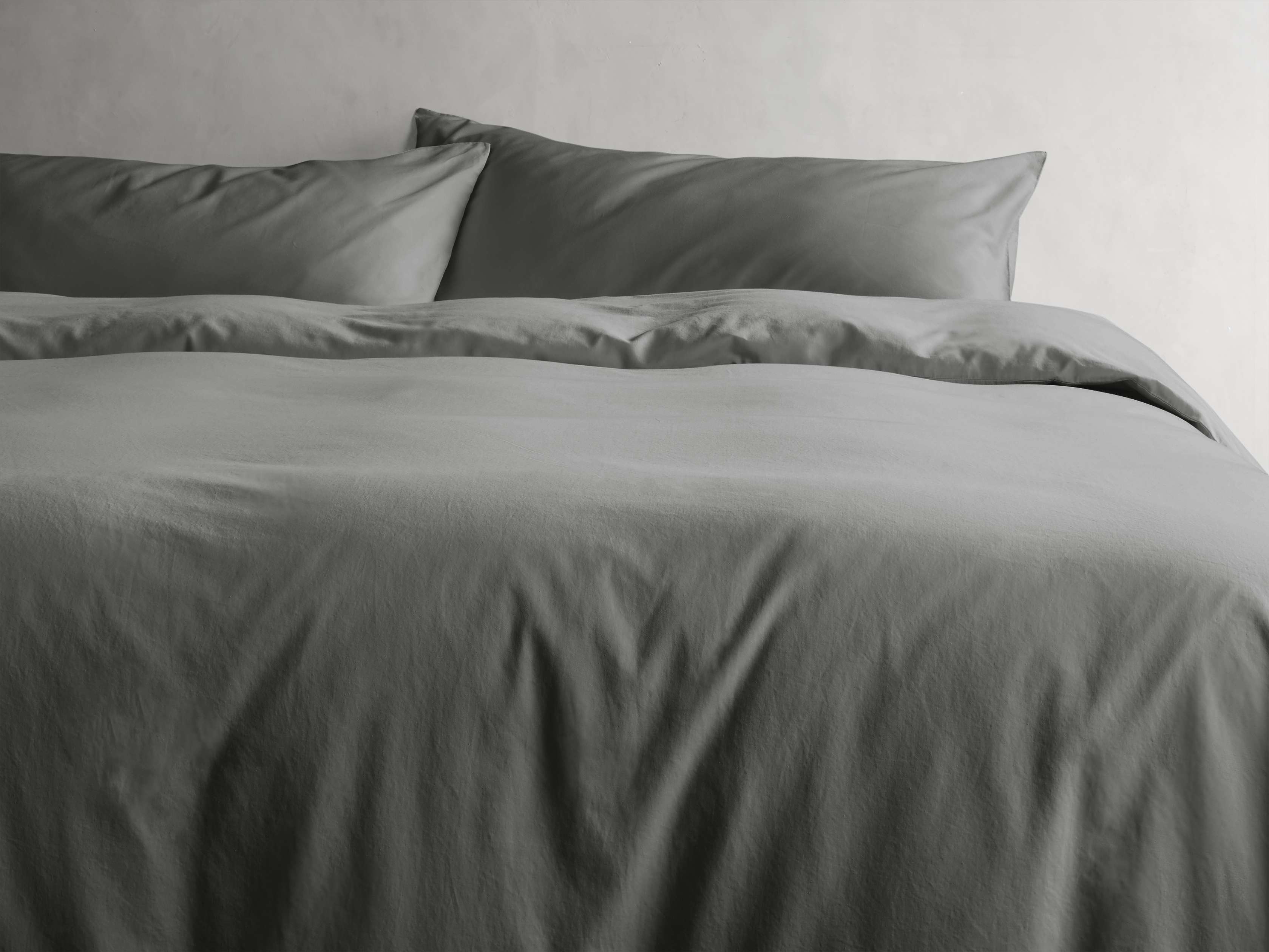 Italian Garment-Dyed Sateen Duvet Set in Charcoal Cotton Queen Gray - Image 0
