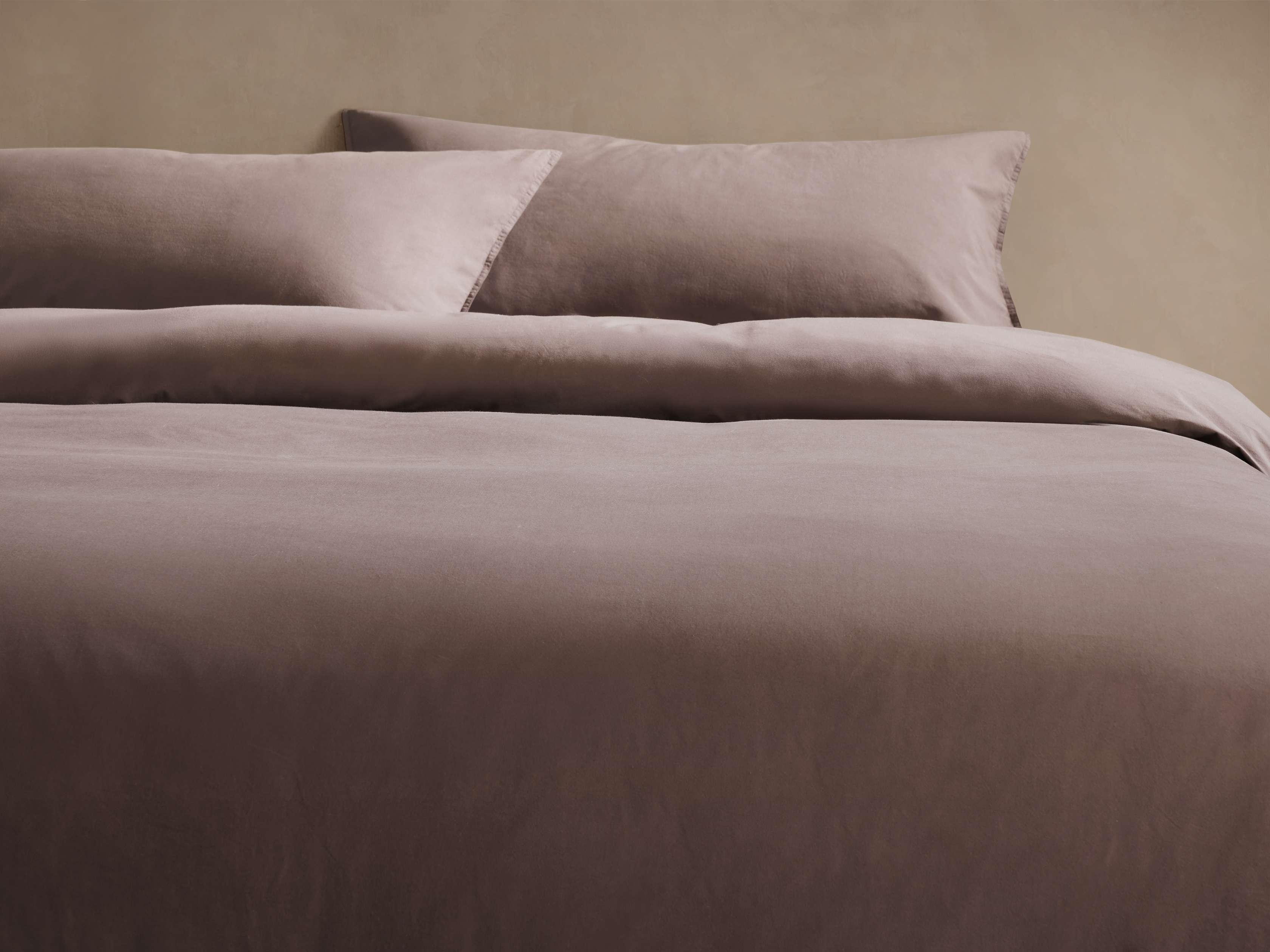 Italian Garment-Dyed Duvet Set Sateen King in Violet - Image 0