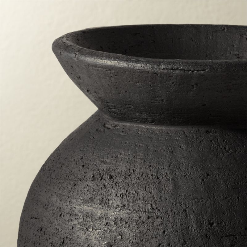 Victoria Black Terracotta Vase - Image 2