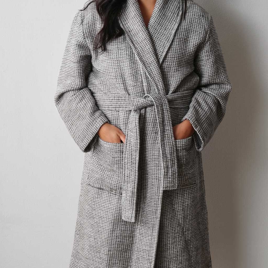 The Citizenry Aegean Cotton Bath Robe | Large | Black - Image 2