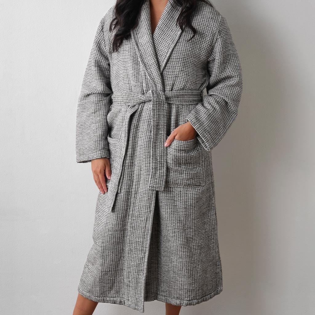 The Citizenry Aegean Cotton Bath Robe | Large | Black - Image 1