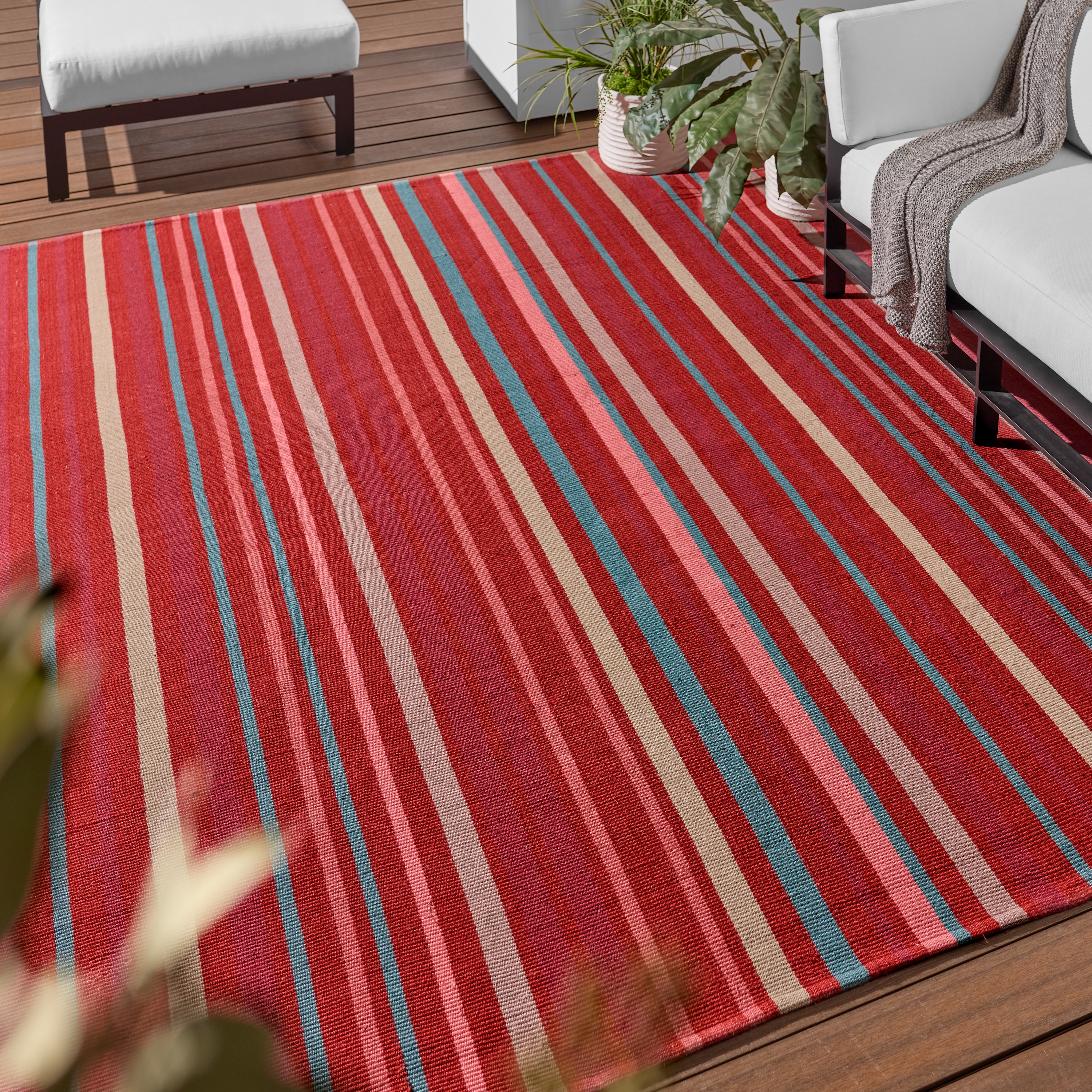 Vibe by Viviana Handmade Striped Red/Blue Runner Rug (3'X8') - Image 4
