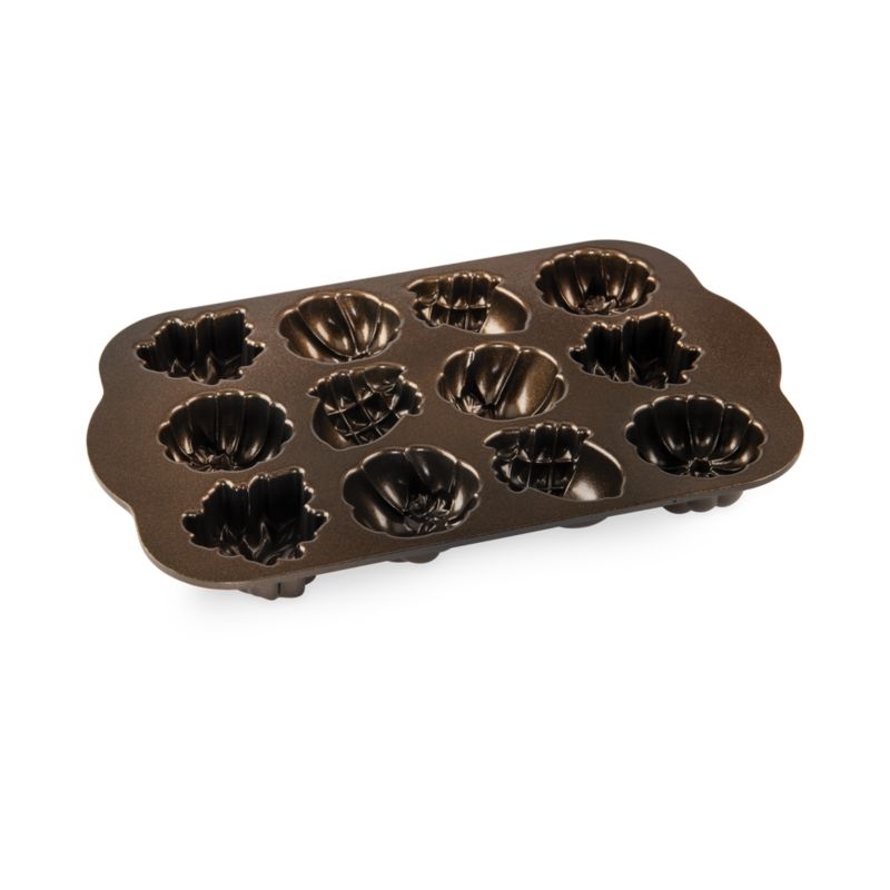 Nordic Ware ® Autumn Delights Cakelet Pan - Image 3