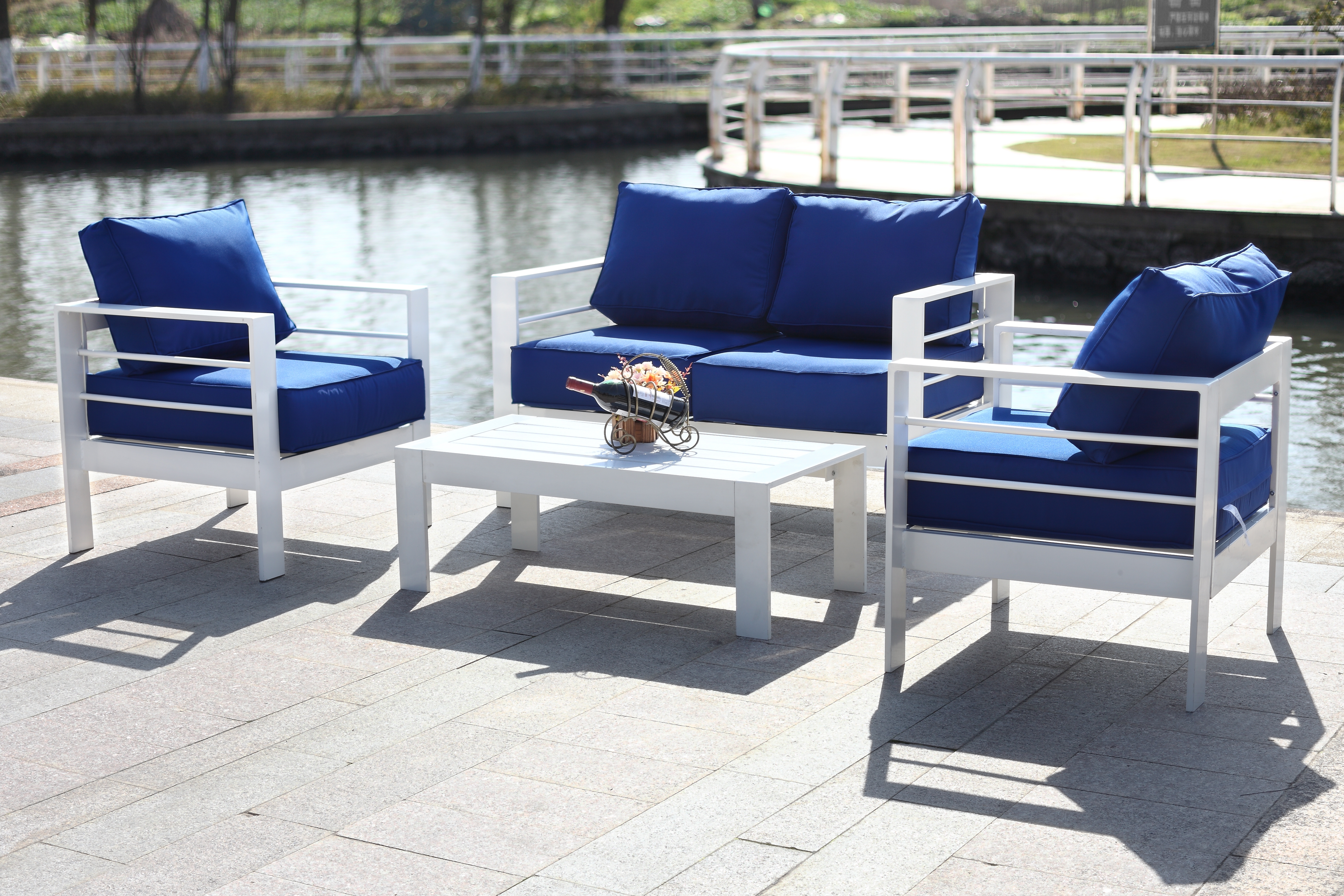 Nason 4 Piece Outdoor Living Set - White/Navy - Safavieh - Image 9