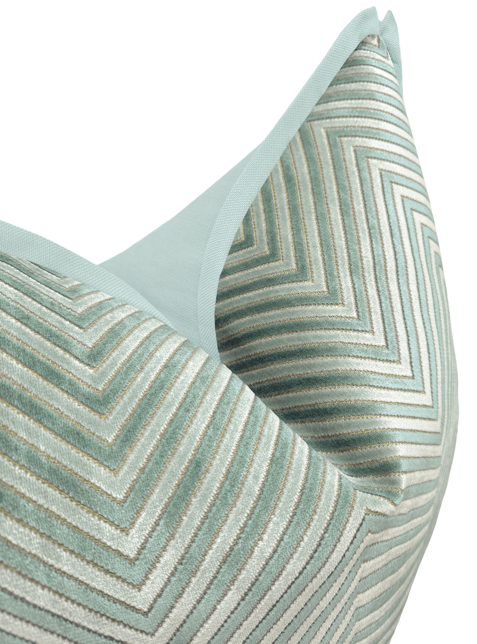ZARA CUT VELVET // SPA BLUE | LDC - 20" X 20" / BUTTERFLY FLANGE / Mineral - Image 3