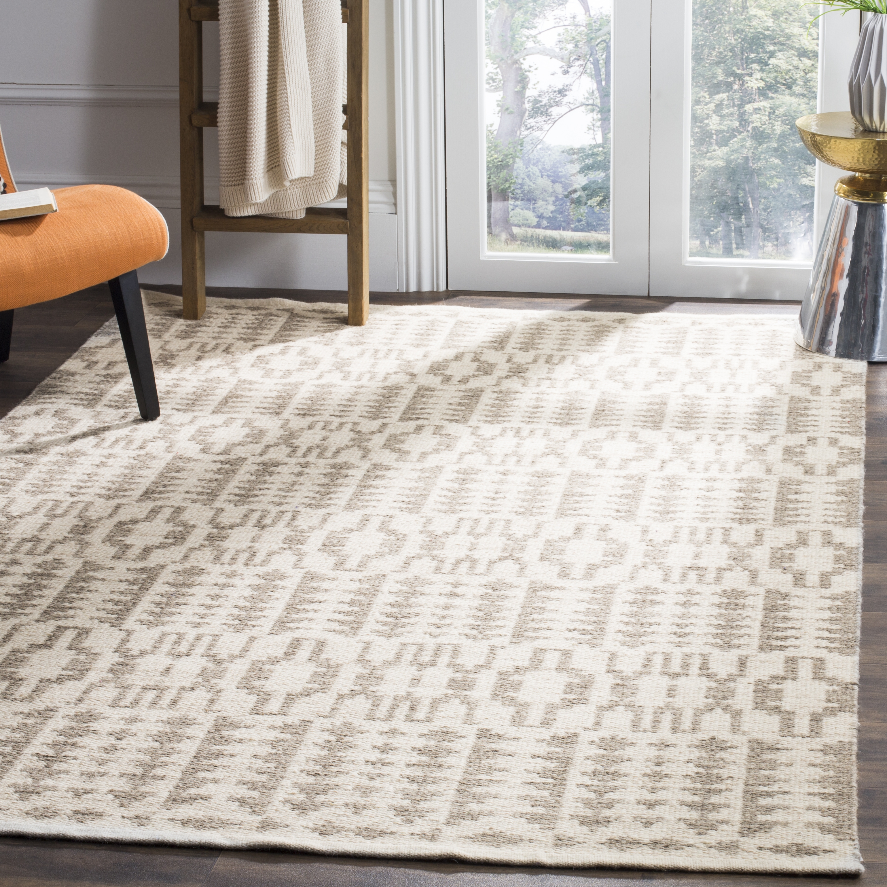 Arlo Home Hand Woven Area Rug, KLM352A, Ivory/Grey,  4' X 6' - Image 1