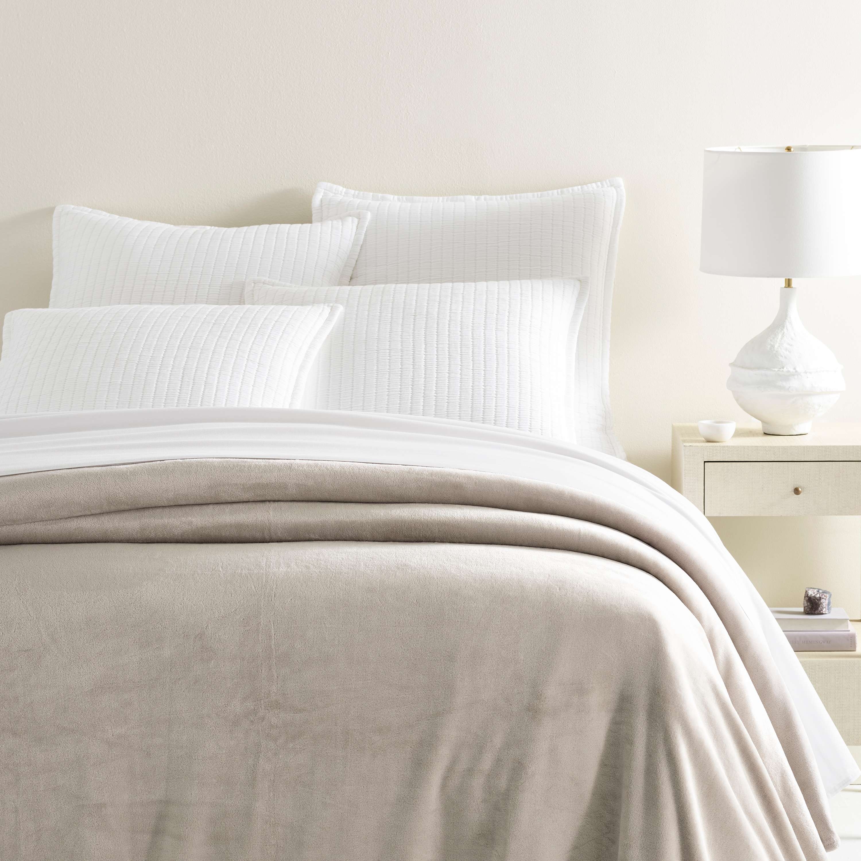 Sheepy Fleece 2.0 Dove Grey Blanket - Image 0