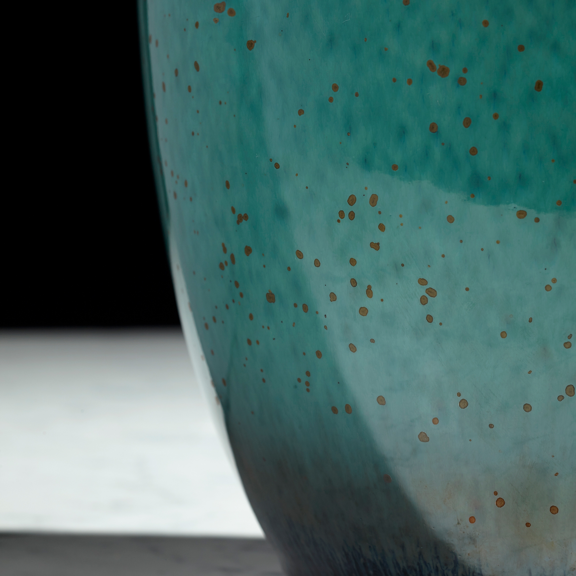 Native Gloss Vase  - Image 1