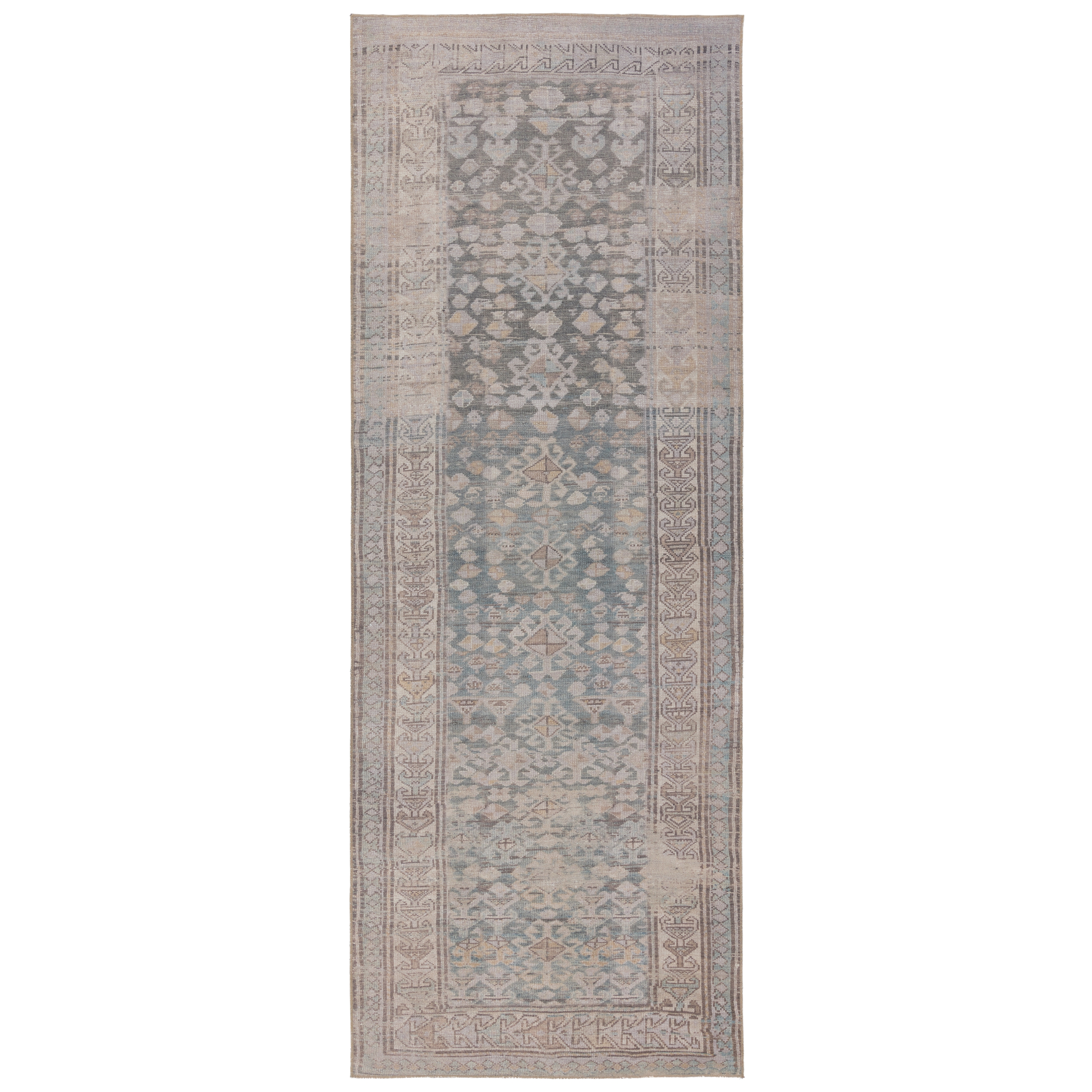 Oakley Medallion Gray/ Tan Area Rug (3'X5') - Image 0