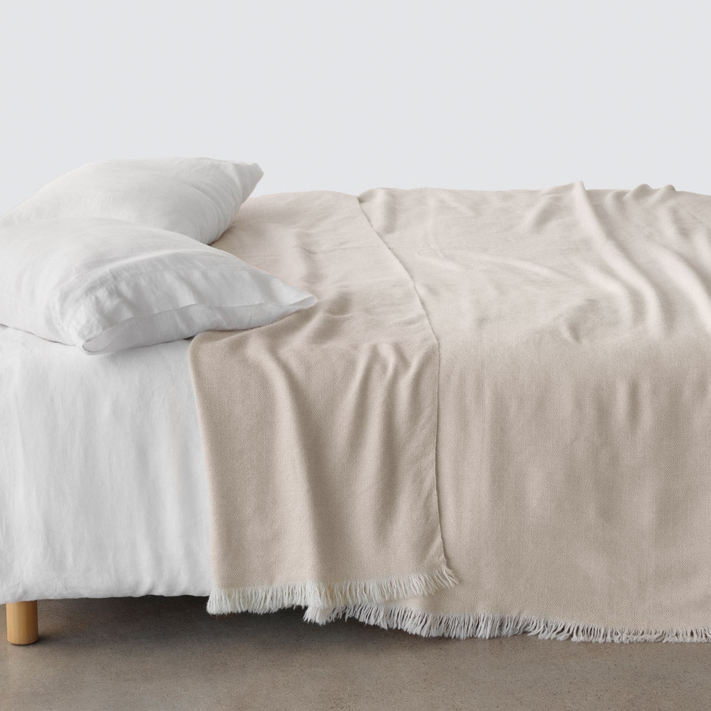 The Citizenry La Calle Alpaca Bed Blanket | Olive - Image 5