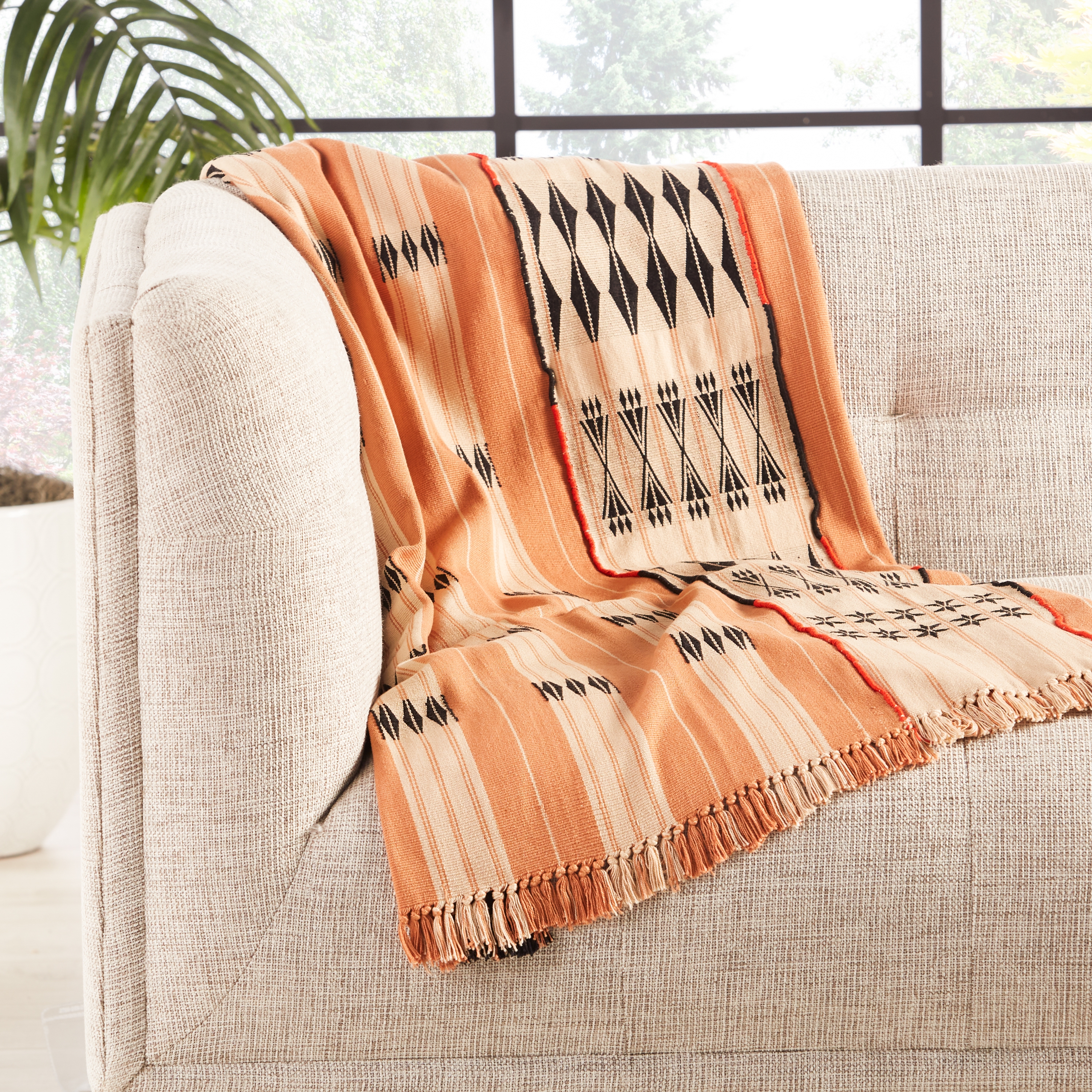 Chang Hand-Loomed Tribal Blush/ Beige Throw - Image 2
