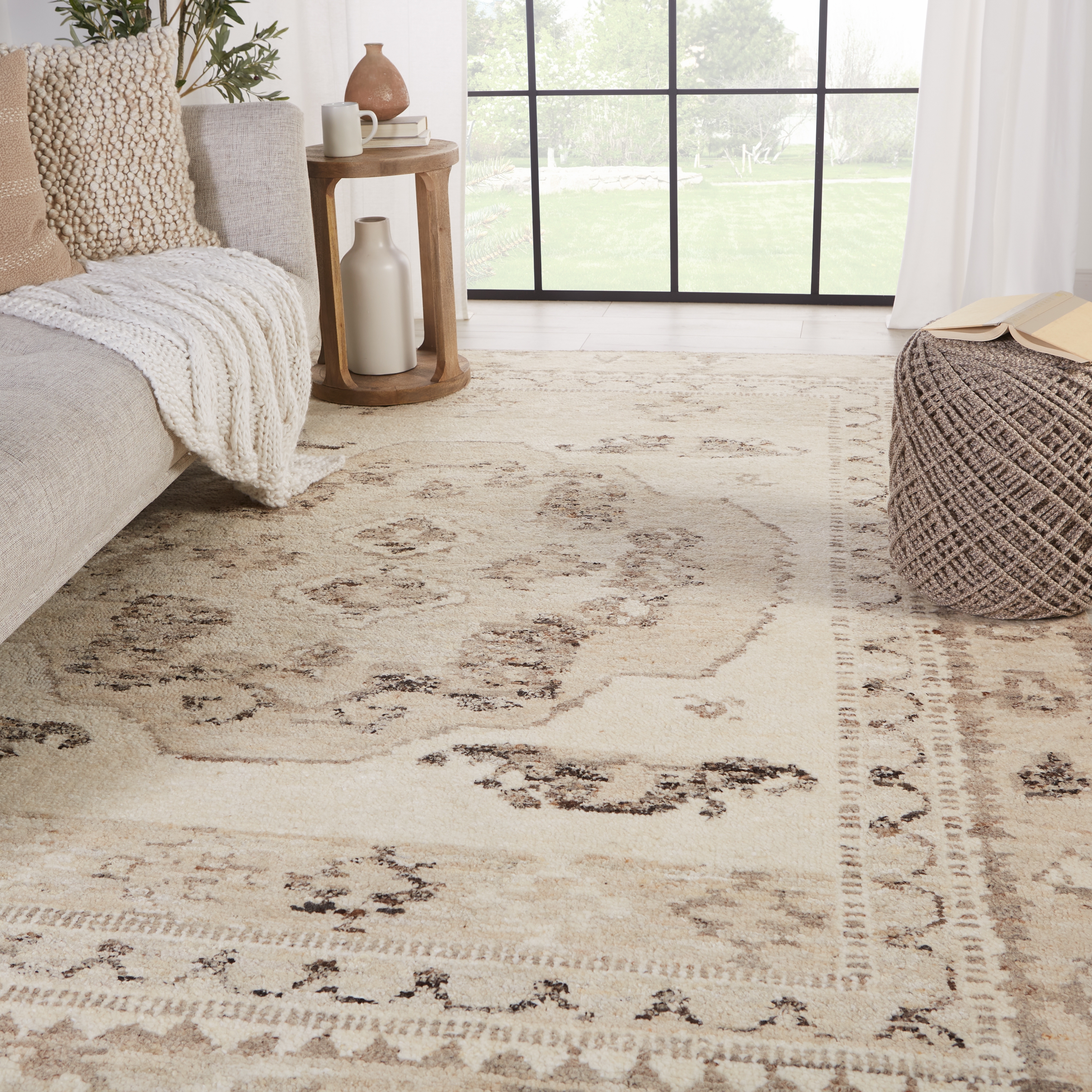 Solna Hand-Knotted Medallion Beige/ Brown Area Rug (9'X12') - Image 4