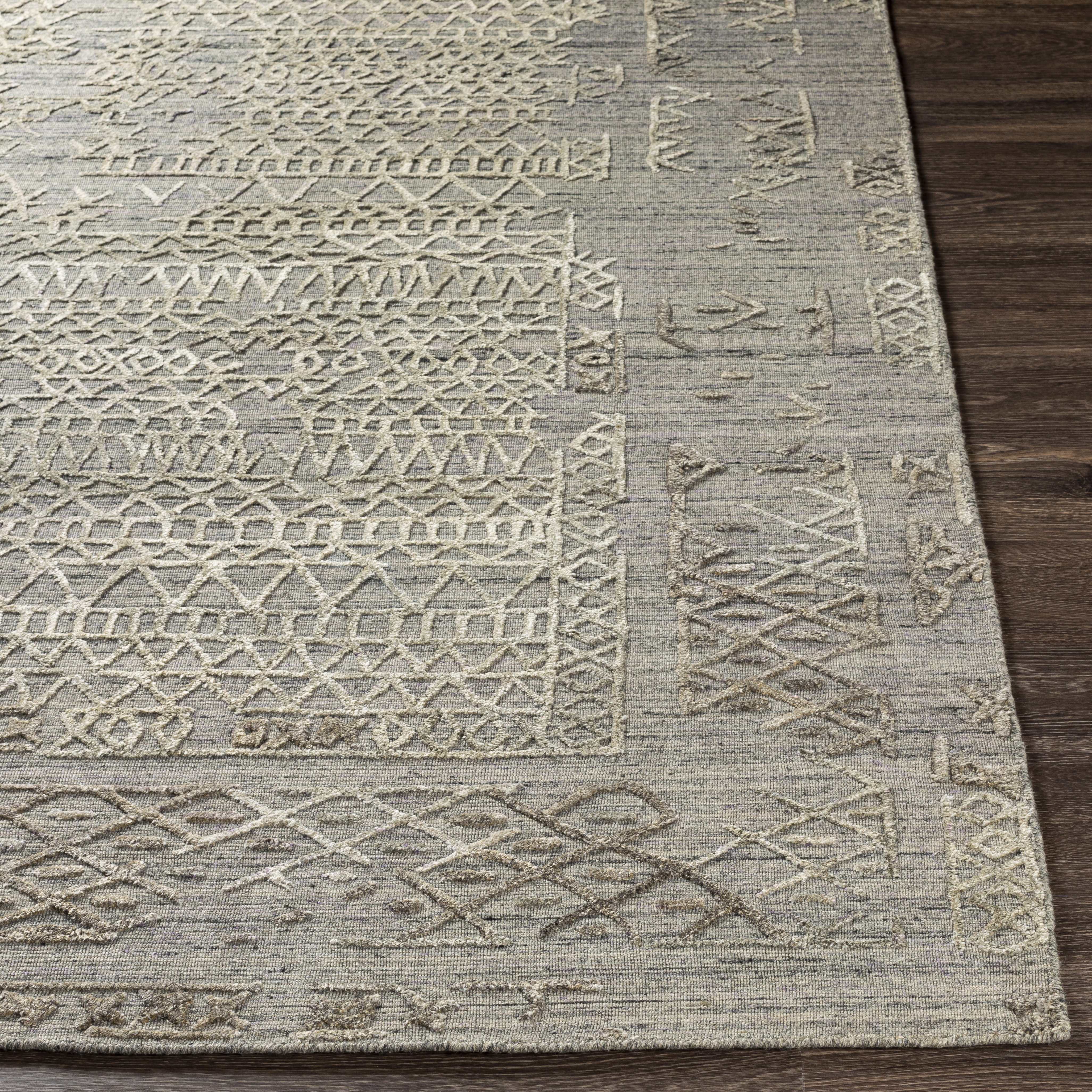 Makalu Beige Indoor 6' x 9' Handmade Rug - Image 1