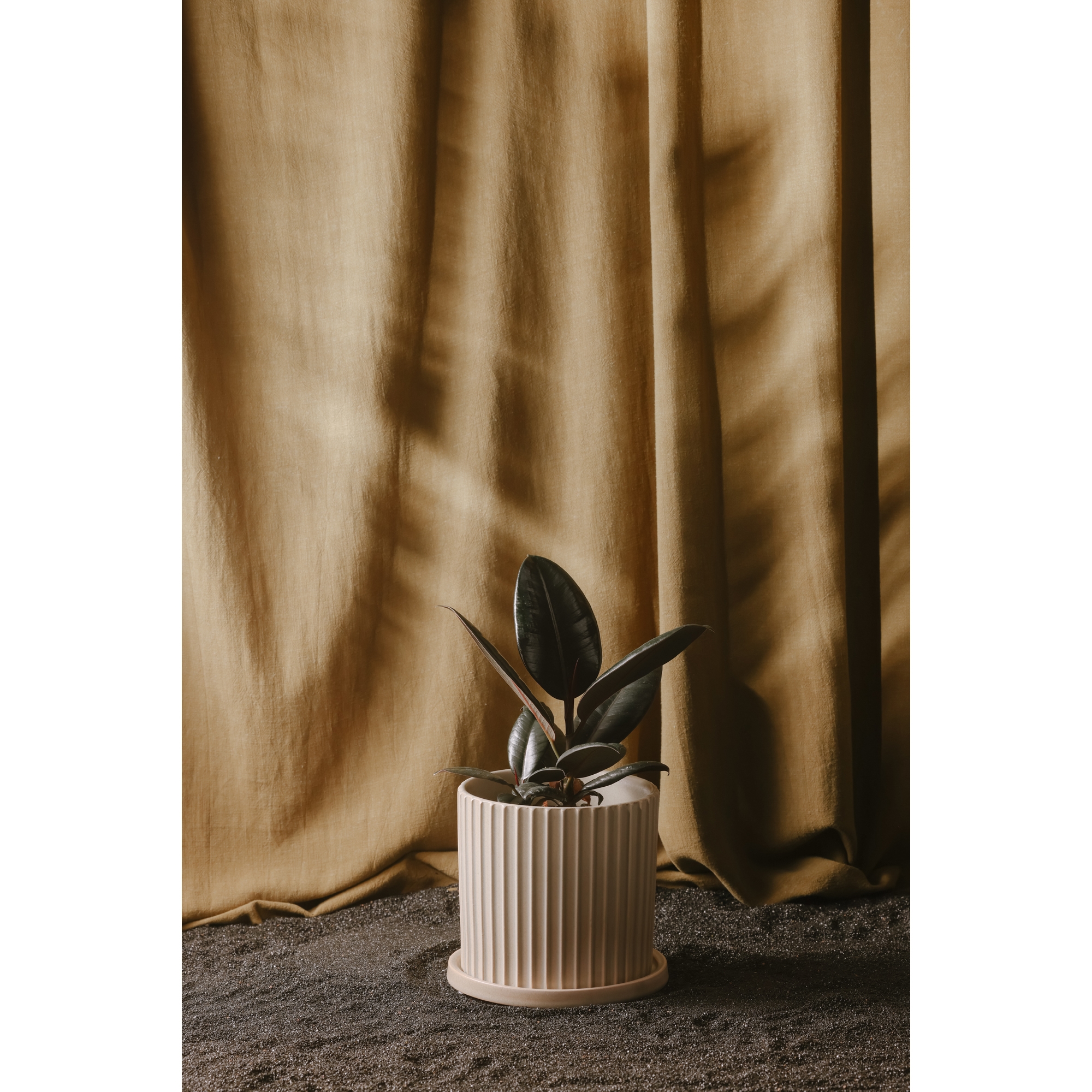 Kuhi Small Planter Beige - Image 5
