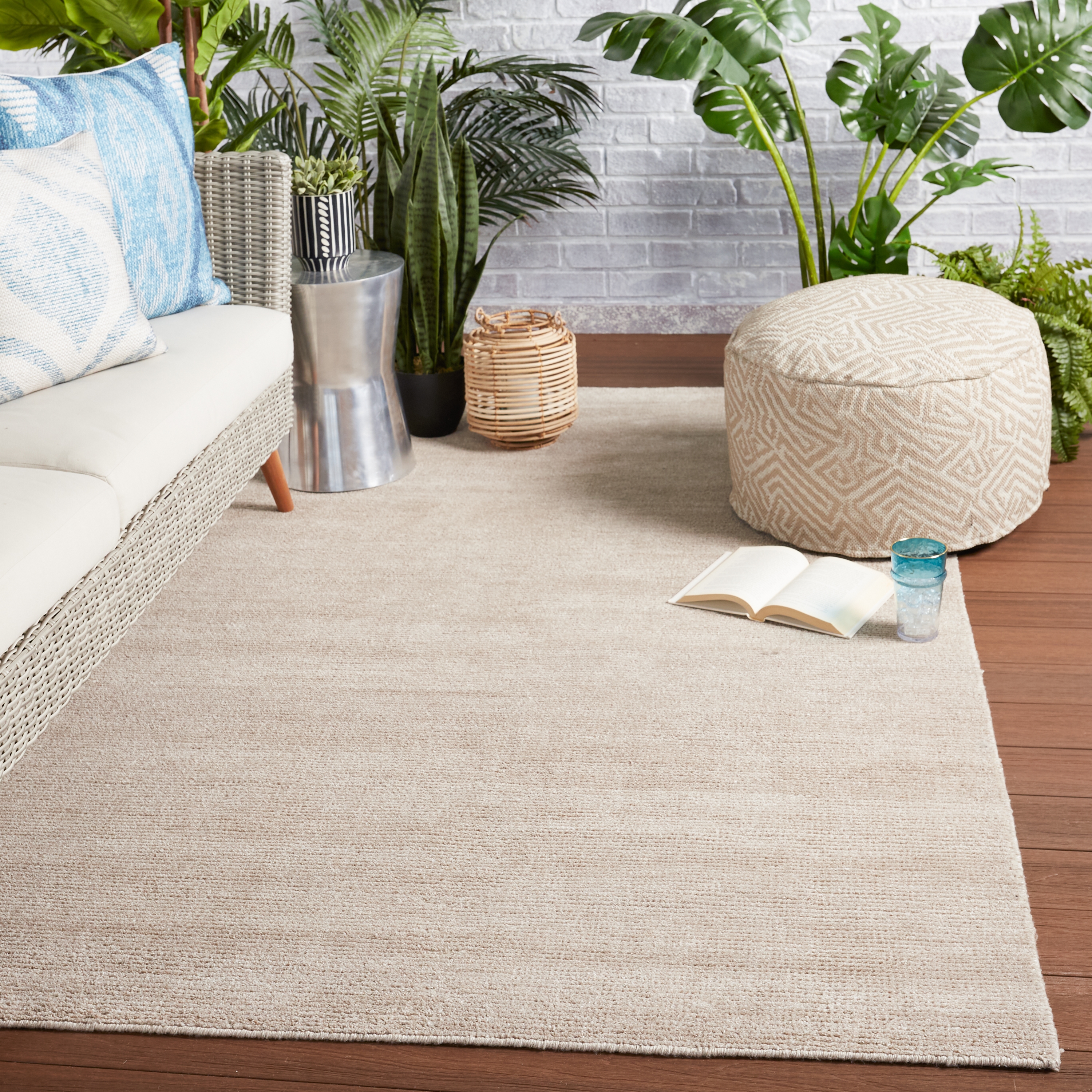 Limon Indoor/ Outdoor Solid Light Taupe Area Rug (9'X12') - Image 4