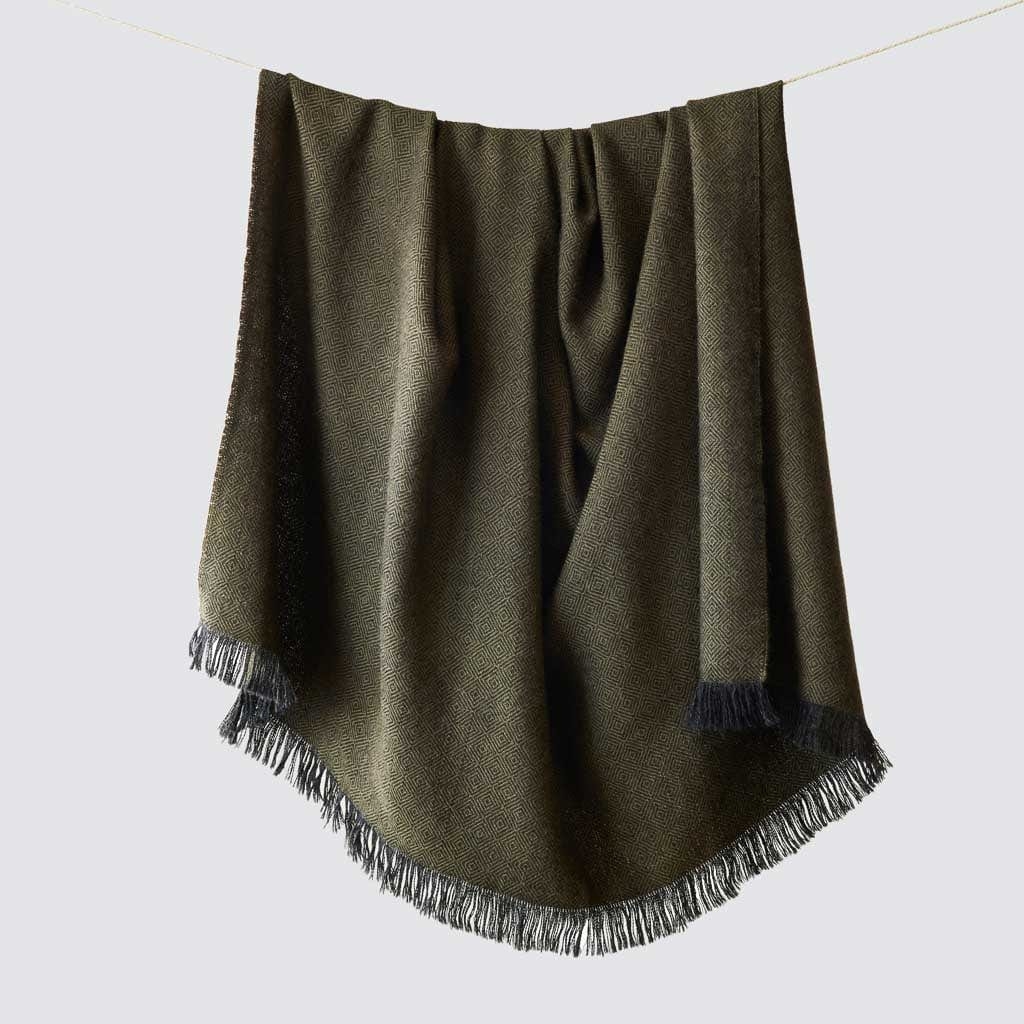 The Citizenry La Calle Alpaca Throw | Black - Image 1