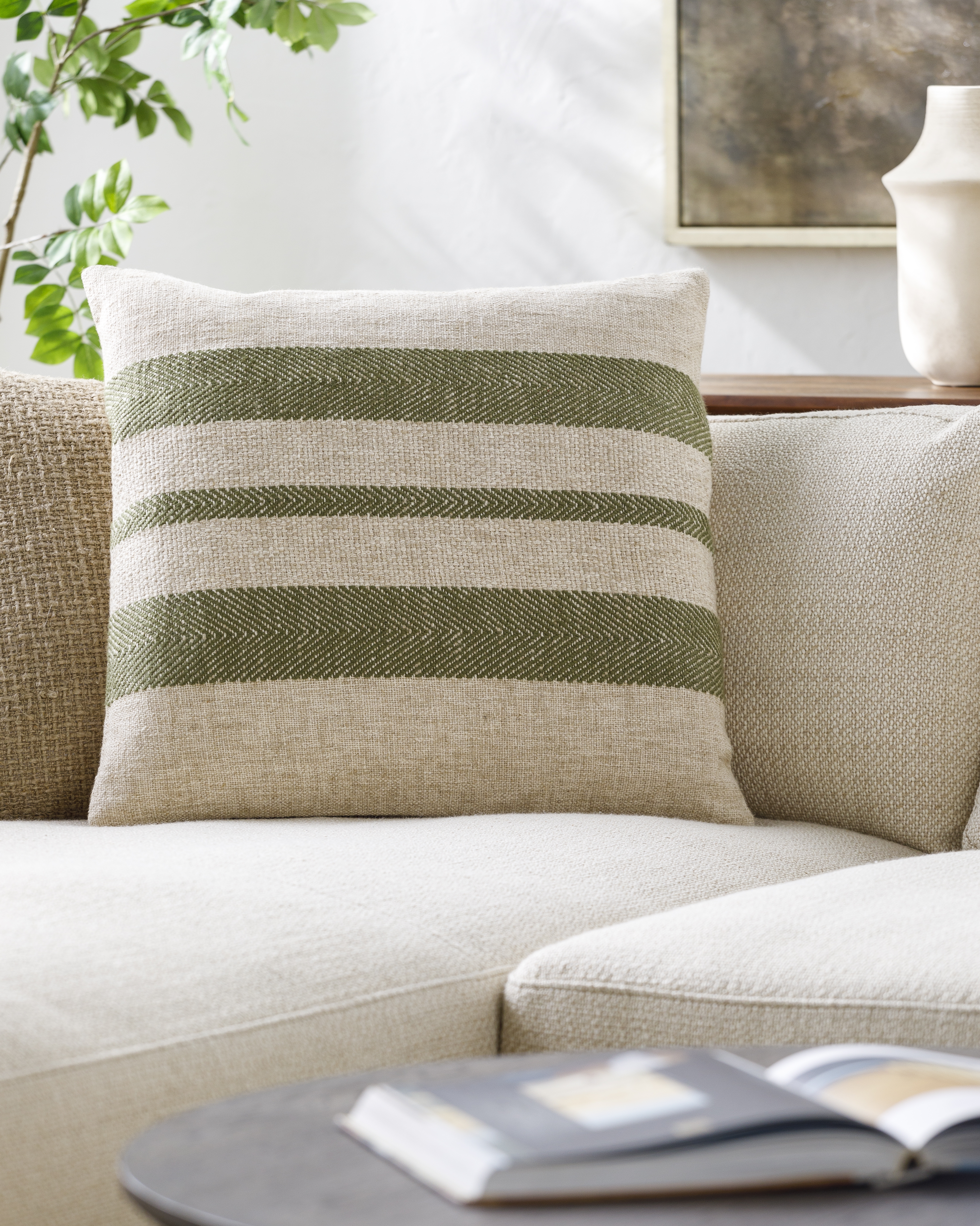 Mobley MEY-001 18"L x 18"W Down Filled Pillow - Image 1