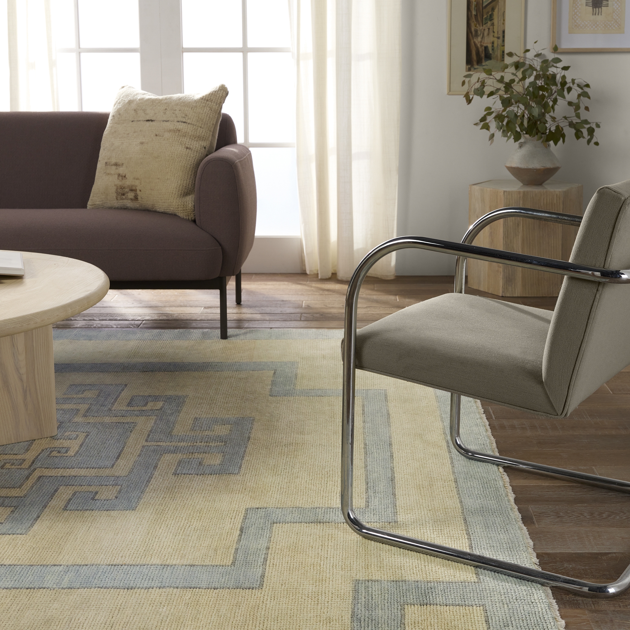 Nicosia Hand-Knotted Medallion Cream/ Pink Area Rug (18"X18") - Image 5