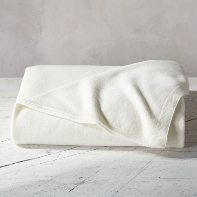 Iro Cashmere Ivory Throw - Image 0