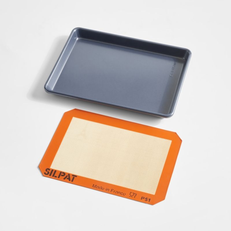 Crate & Barrel Quarter Sheet and Silpat Set - Image 2