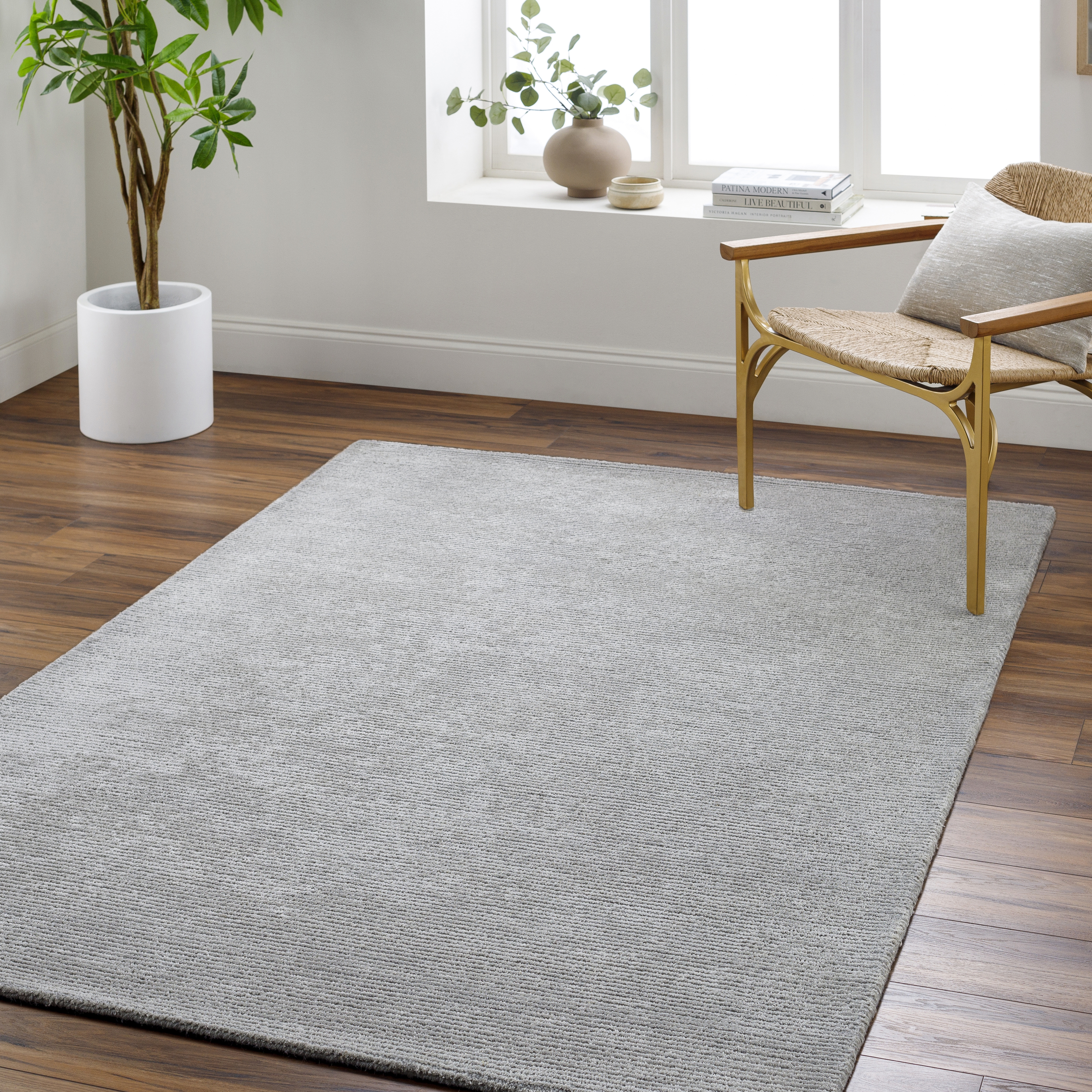 Richmond Gray Indoor 10' x 14' Handmade Rug - Image 1