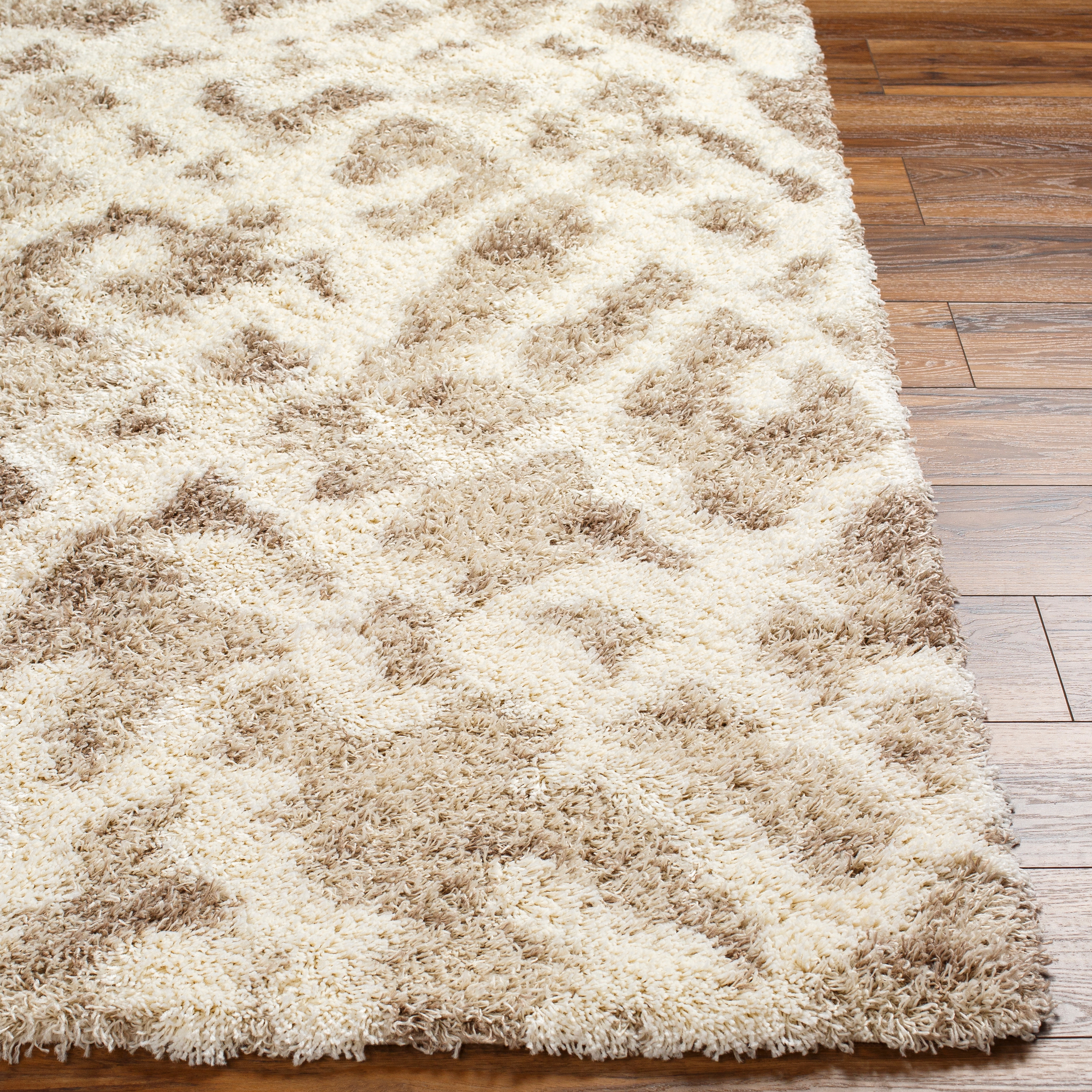 Livabliss Urban Shag Beige Indoor 5'3" x 7'3" Machine Woven Rug - Image 2