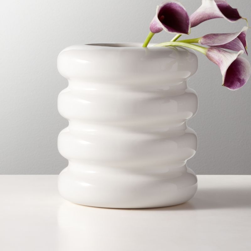 Tier Shiny White Vase - Image 2