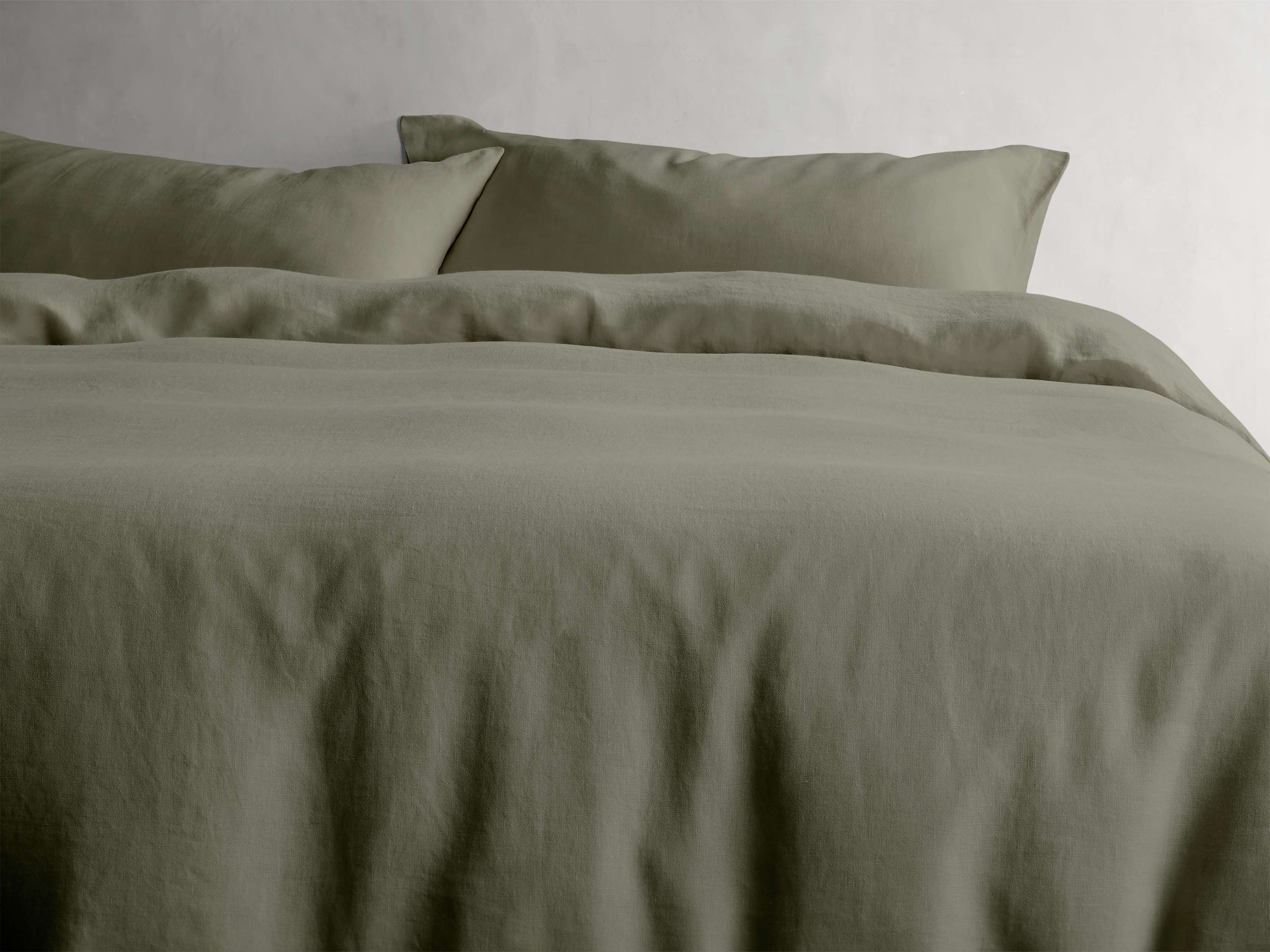 Italian Garment-Dyed Duvet Set Linen Queen in Green - Image 0