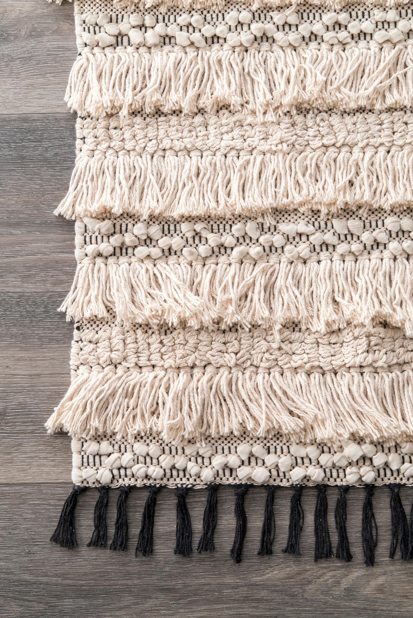 Handmade Emerita Tassel Shag Area Rug - Image 2
