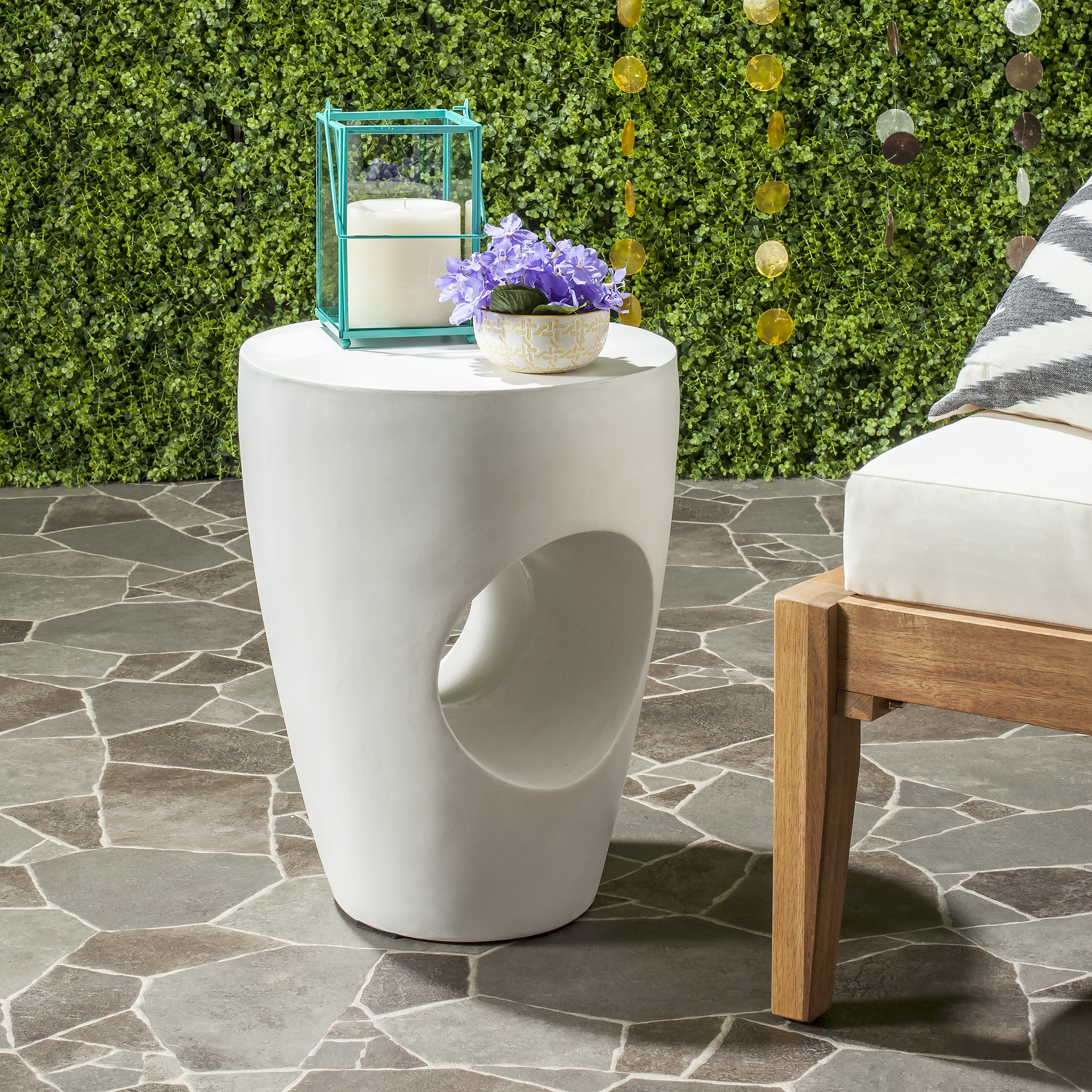 Aishi Indoor/Outdoor Modern Concrete Round 17.7-Inch H Accent Table - Ivory - Safavieh - Image 3