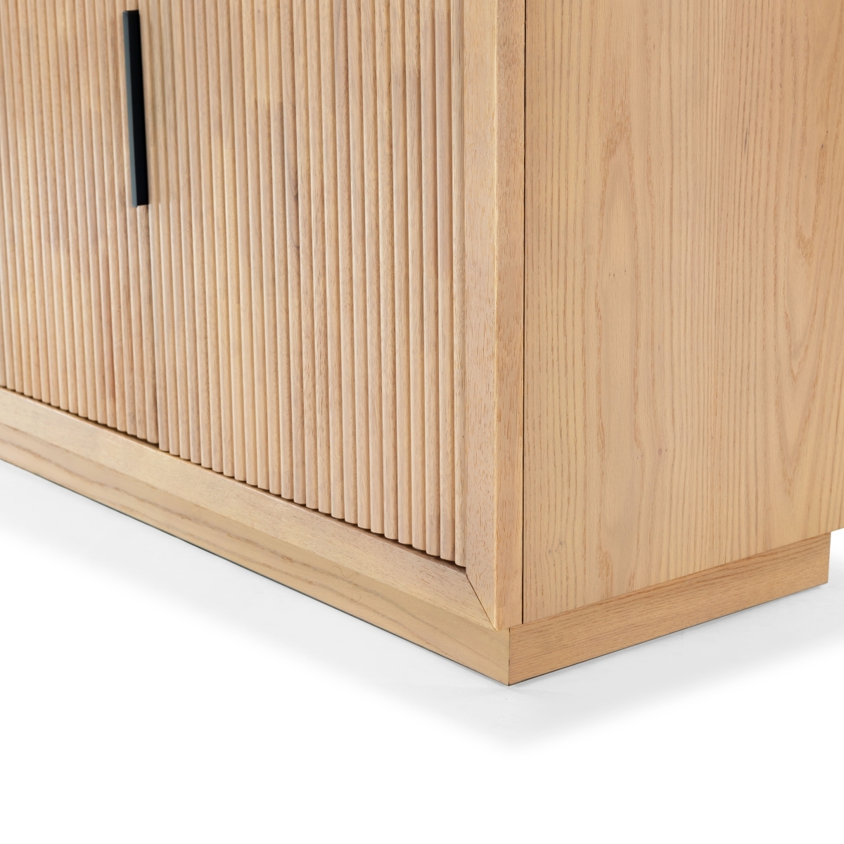 Shelbie 3 Door Reeded Sideboard - Oak/Black - Image 6