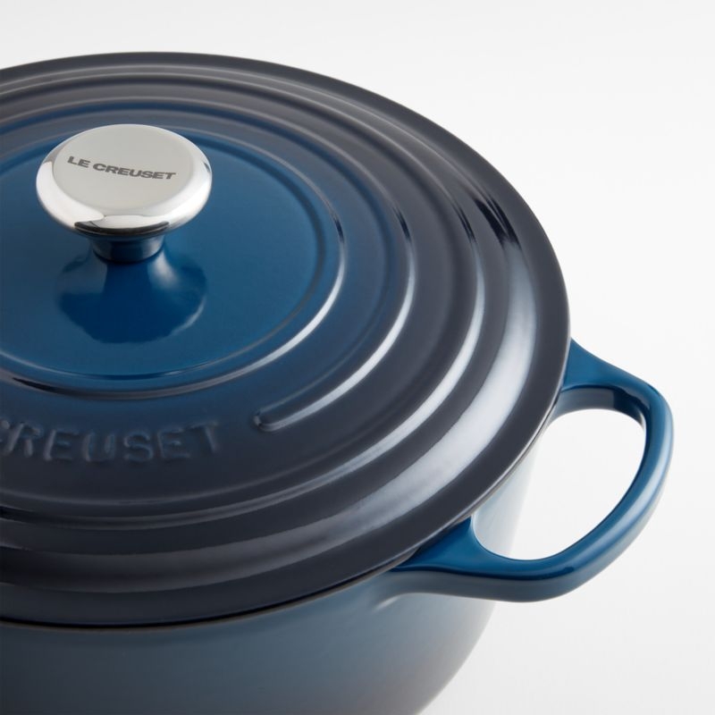 Le Creuset ® Signature 7.25-Qt. Nuit Enameled Cast Iron Round Dutch Oven - Image 4