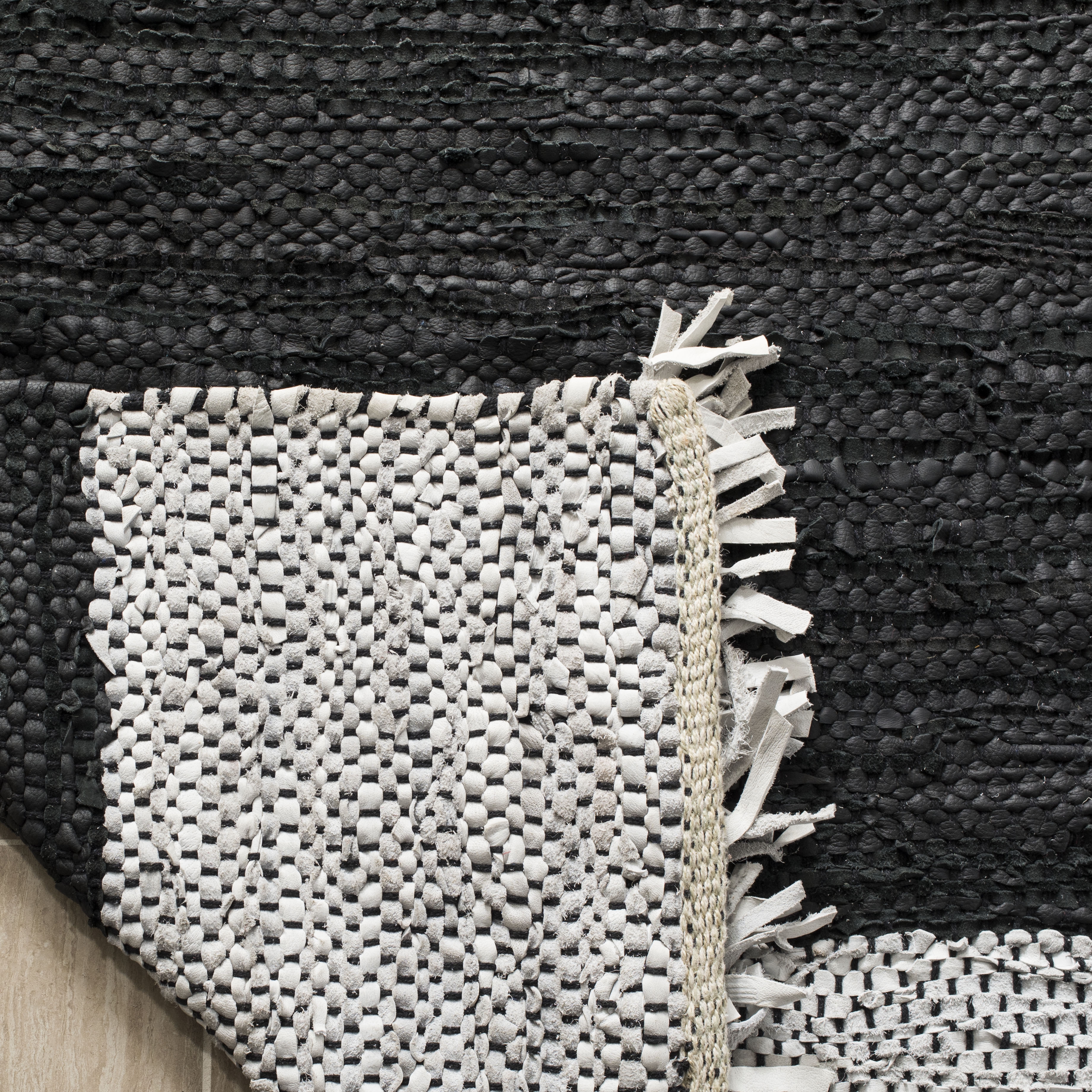 Arlo Home Hand Woven Area Rug, VTL310E, Light Grey/Black,  5' X 8' - Image 3