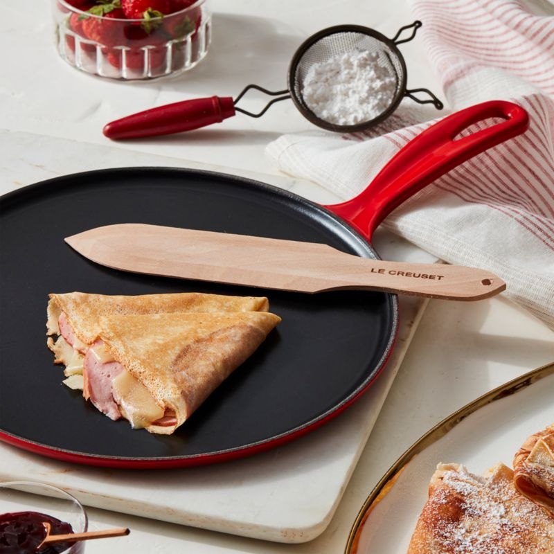 Le Creuset ® Heritage Traditional Round 10.25" Cerise Crepe Pan - Image 3