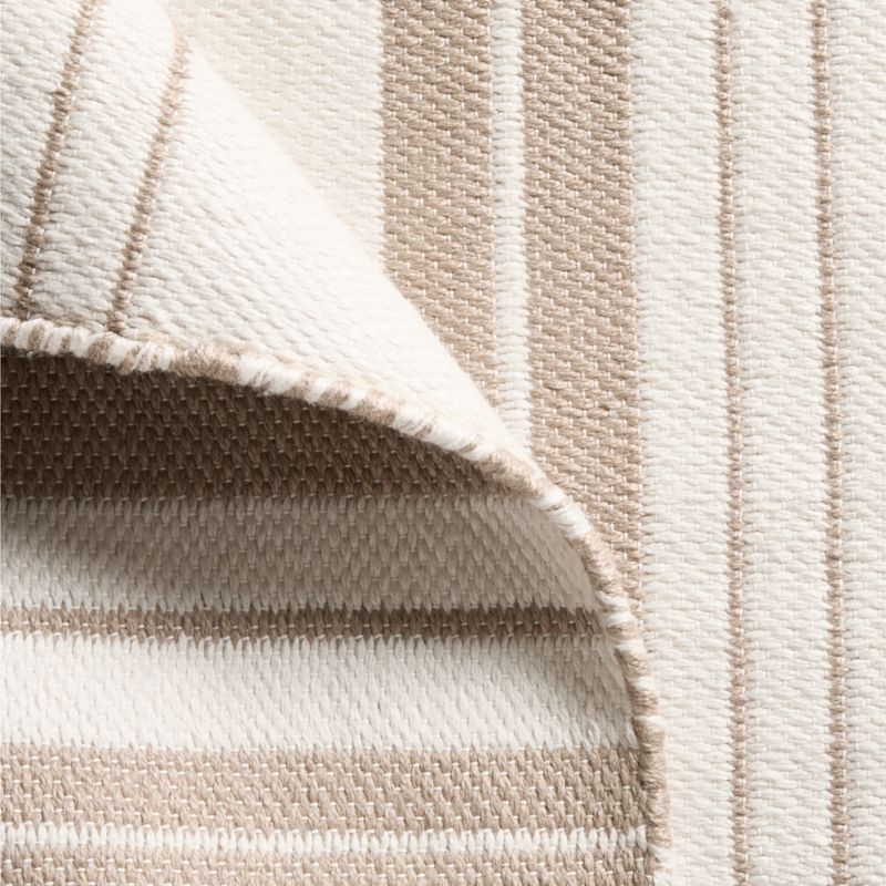 Calyx Sand and White Reversible Indoor/Outdoor Performance Area Rug 5'x8' - Image 2