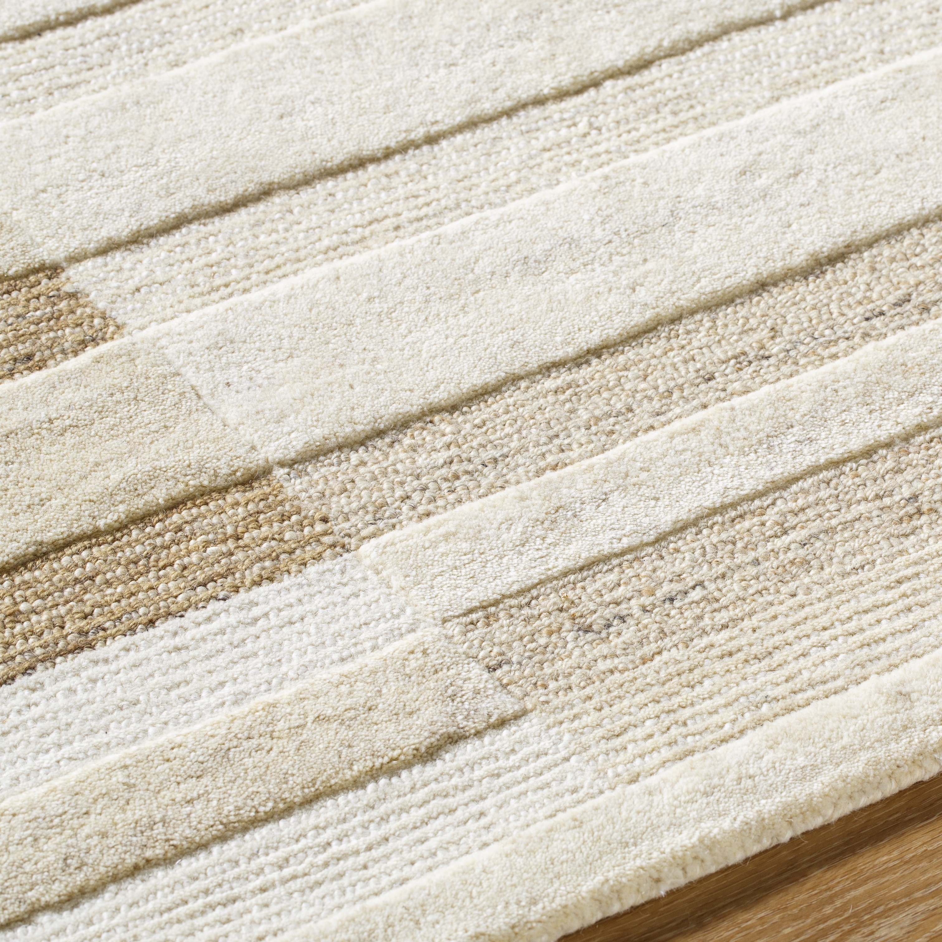 Brook Beige Indoor 5' x 7'6" Handmade Rug - Image 3