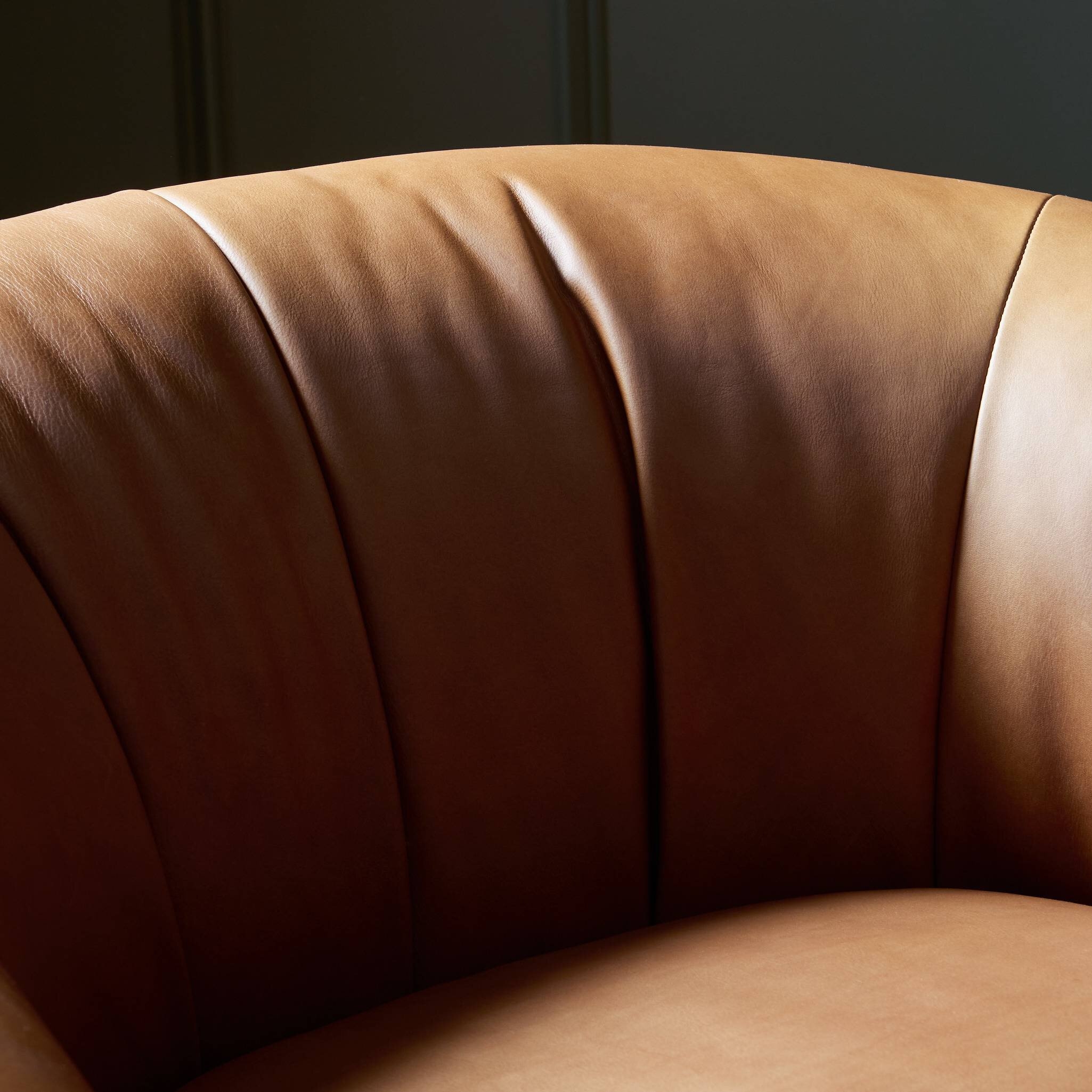 Saldana Swivel Chair - Lorento Cognac - Image 11