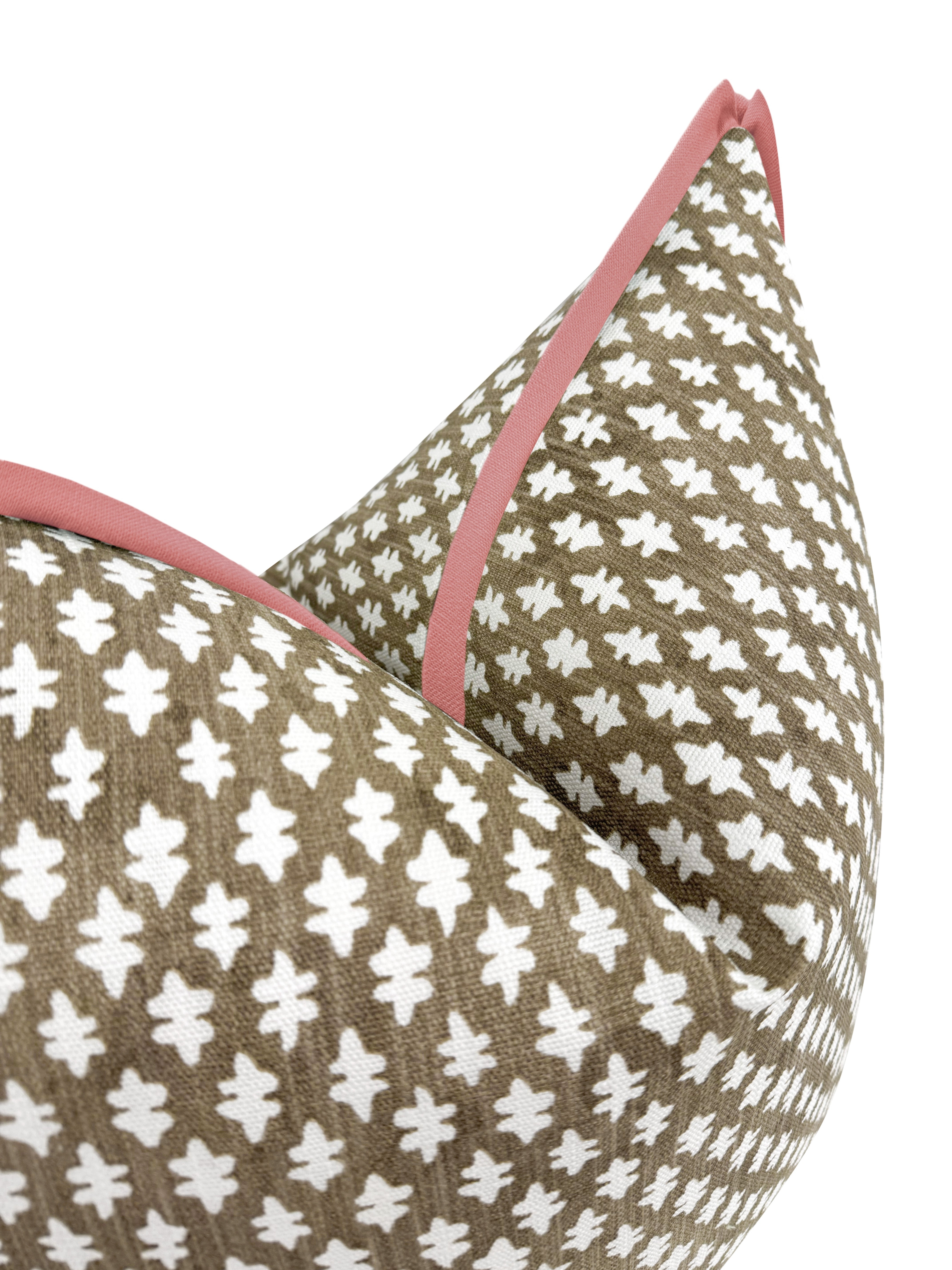 TILLY PRINT // UMBER | LDC - 20" X 20" / BUTTERFLY FLANGE / Carnation - Image 0