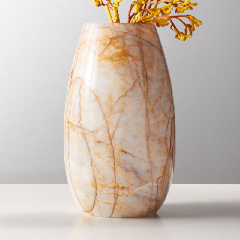 Reign Golden Marble Vase - Image 1
