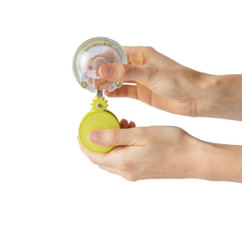 Chef'N GarlicZoom ® Garlic Chopper - Image 1