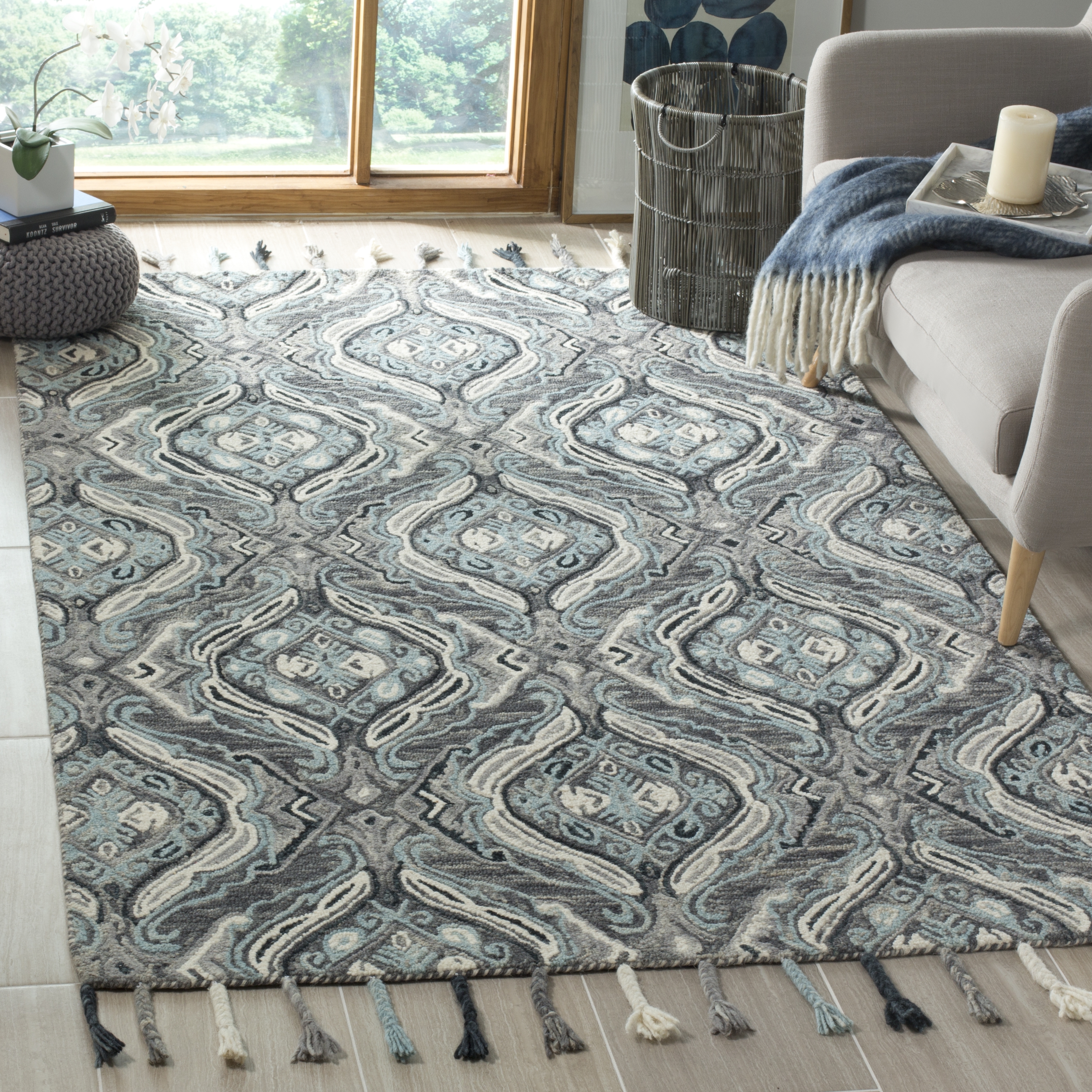 Arlo Home Hand Hooked Area Rug, SZN206A, Grey/Light Blue,  3' X 5' - Image 1